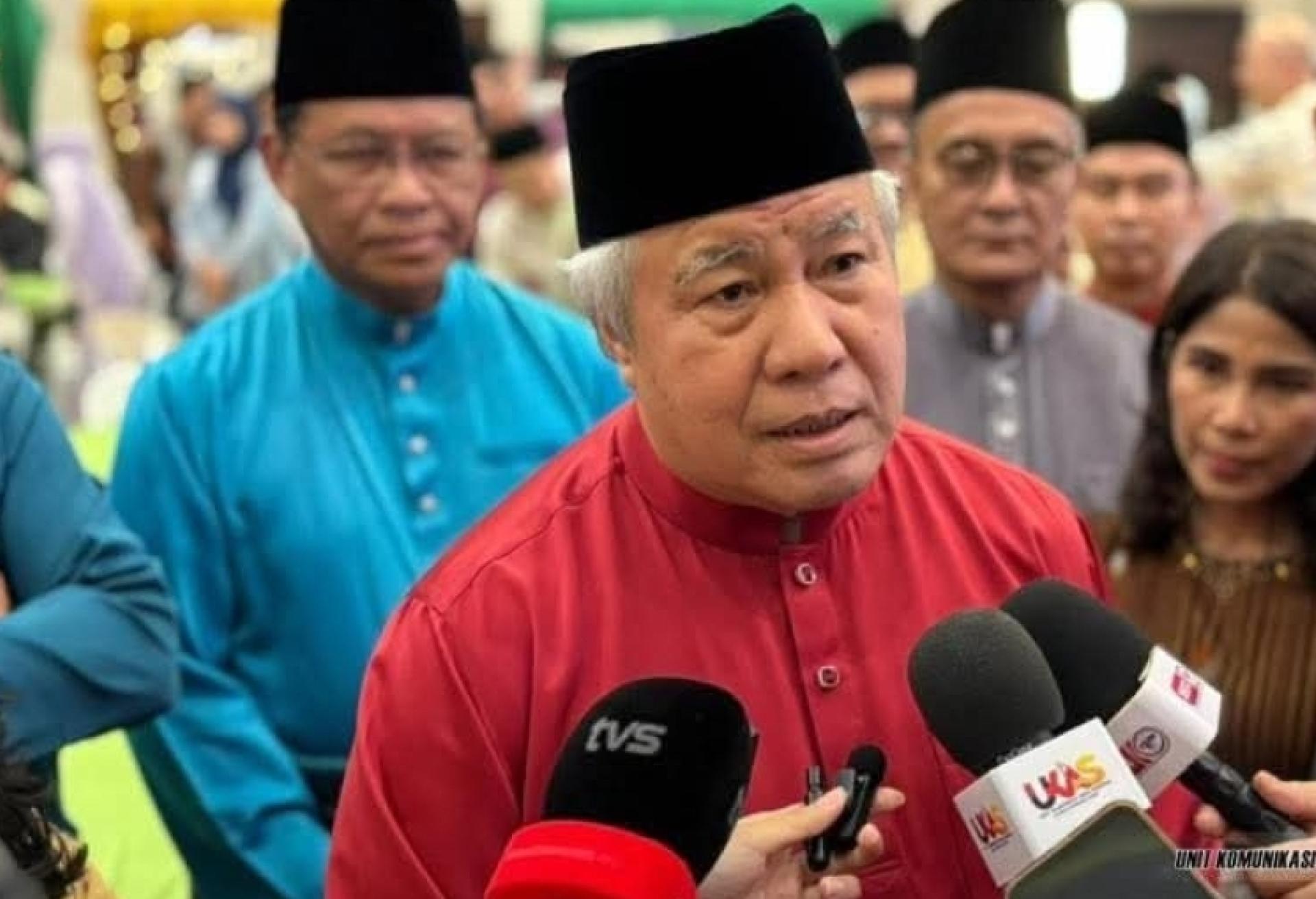 副总理阿旺登雅受访时影。