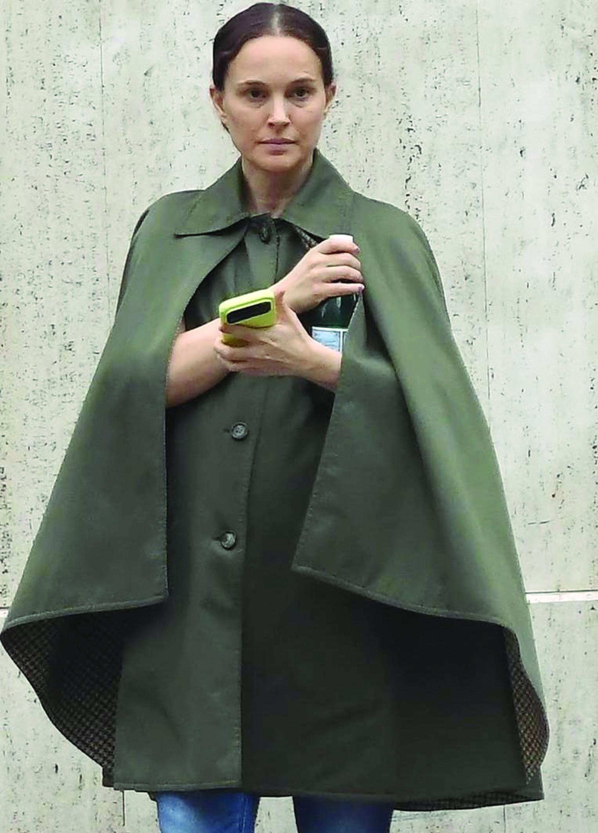 娜塔莉波曼在巴黎养胎。