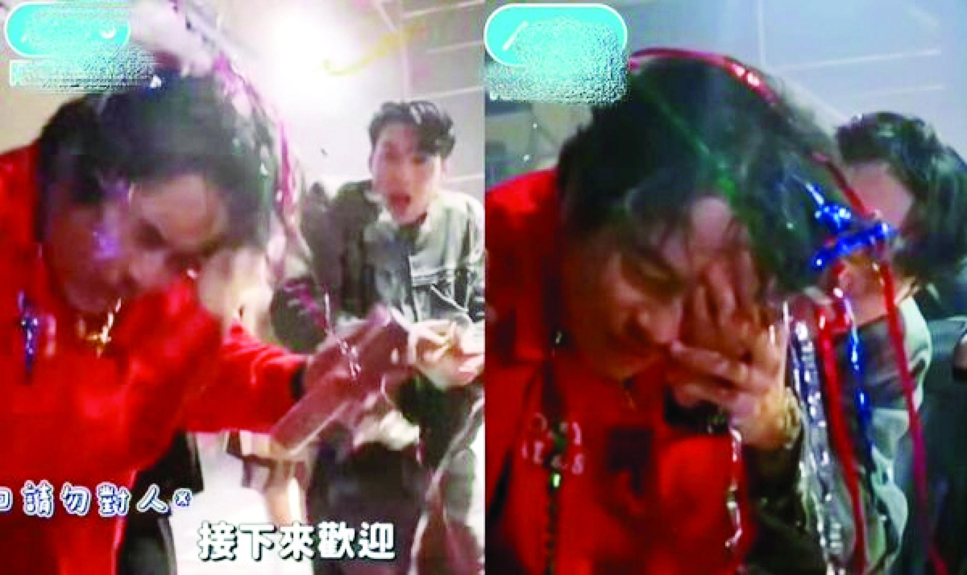 黄伟晋（右）失误拉炮射到杨铭威。