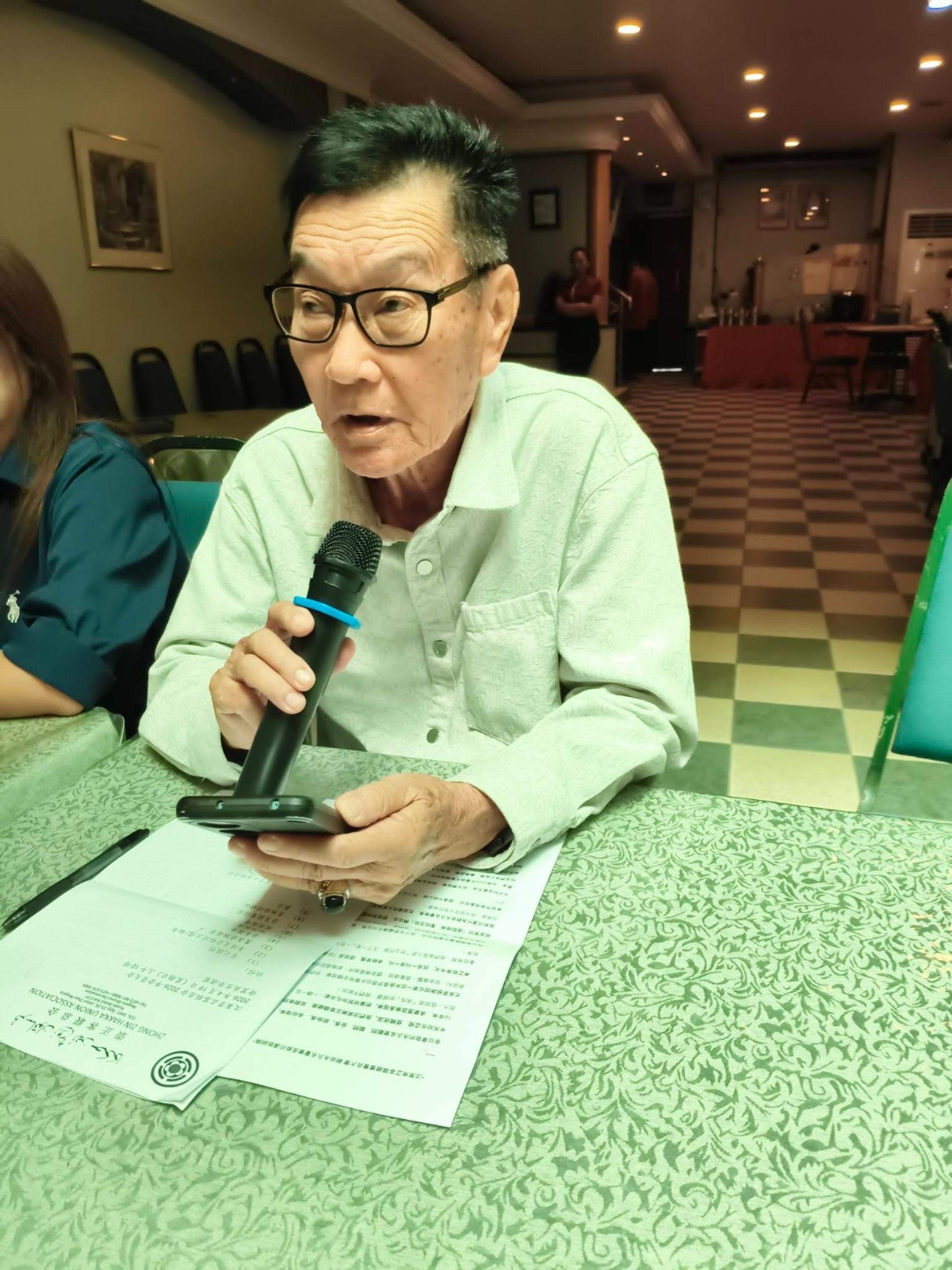 汶莱崇正客联总会永久名誉会长蔡仔运在会员大会上致词