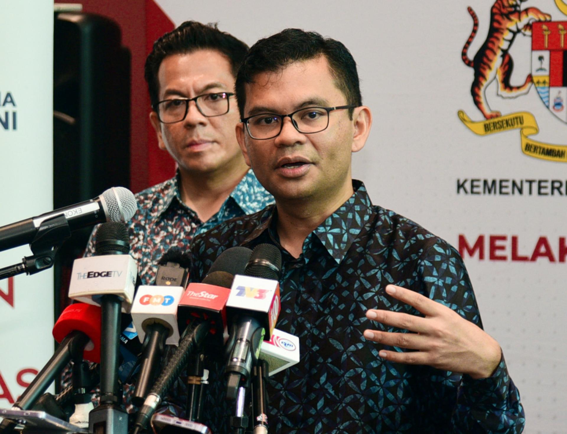 阿克玛表示，主要数据库今年开始转向服务与执行层面，成为政府服务的后端系统，扮演数据验证与分析的角色。