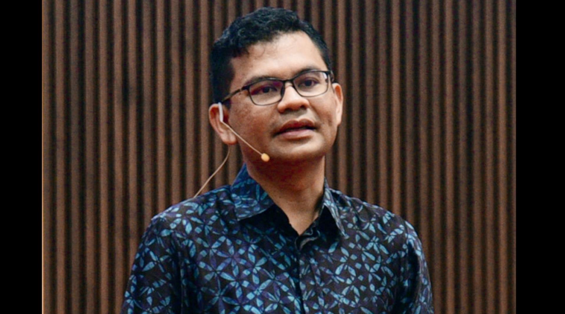 经济部长阿克玛。