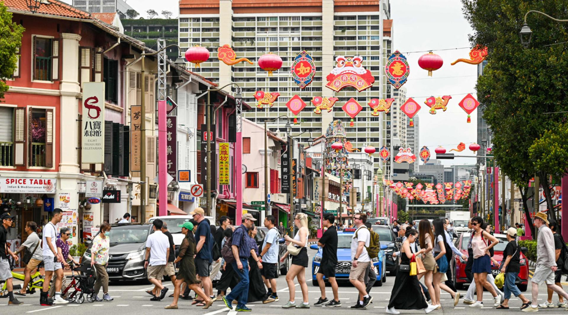 学者指出，过去几十年，迟婚和迟生育的趋势，促使年龄较大妇女的ASFR生育率呈略上升趋势。