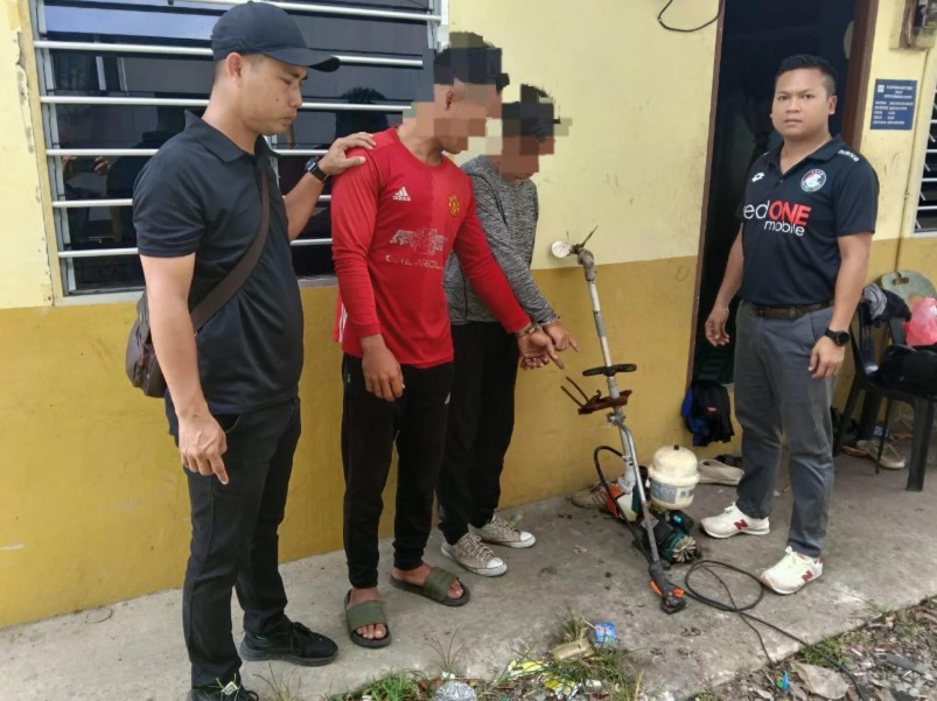 警方展示嫌犯所盗割草机。