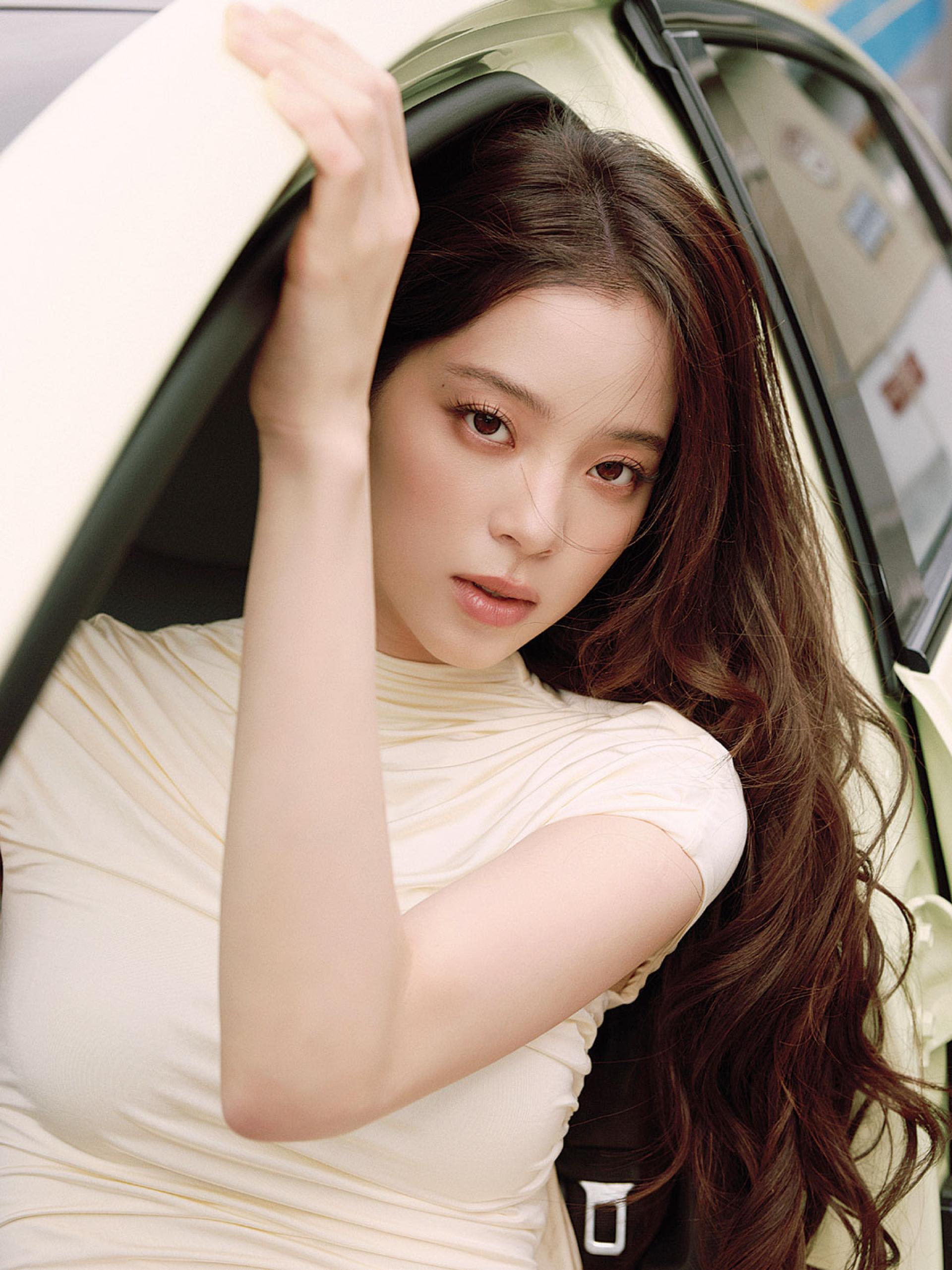 欧阳娜娜被质疑工作室是否解散。