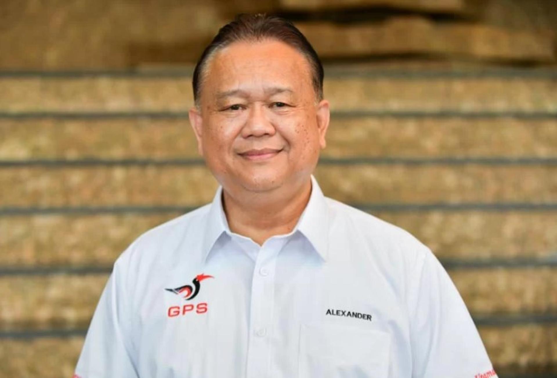 亚历山大南达林吉。