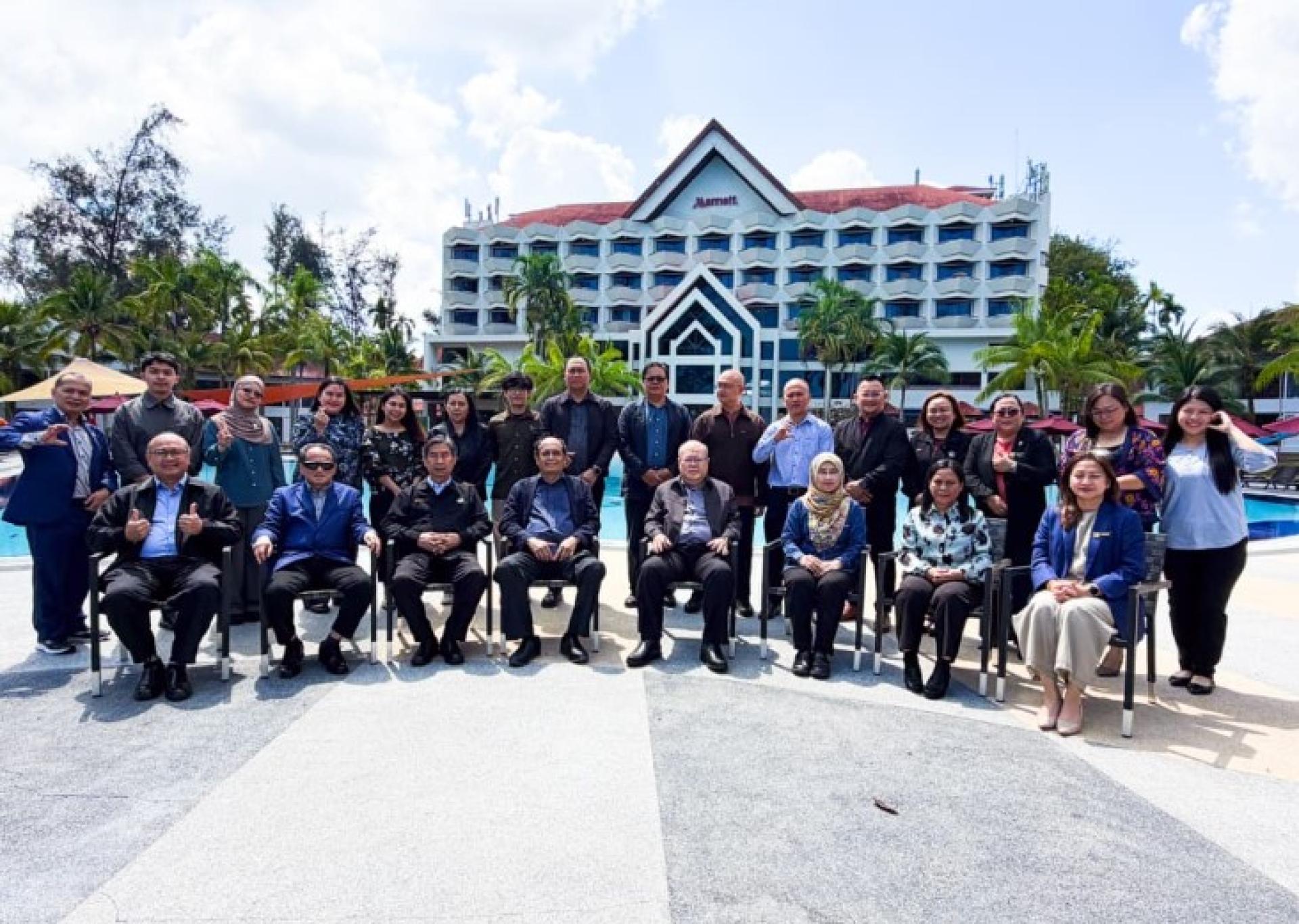 工作坊参与者合影。