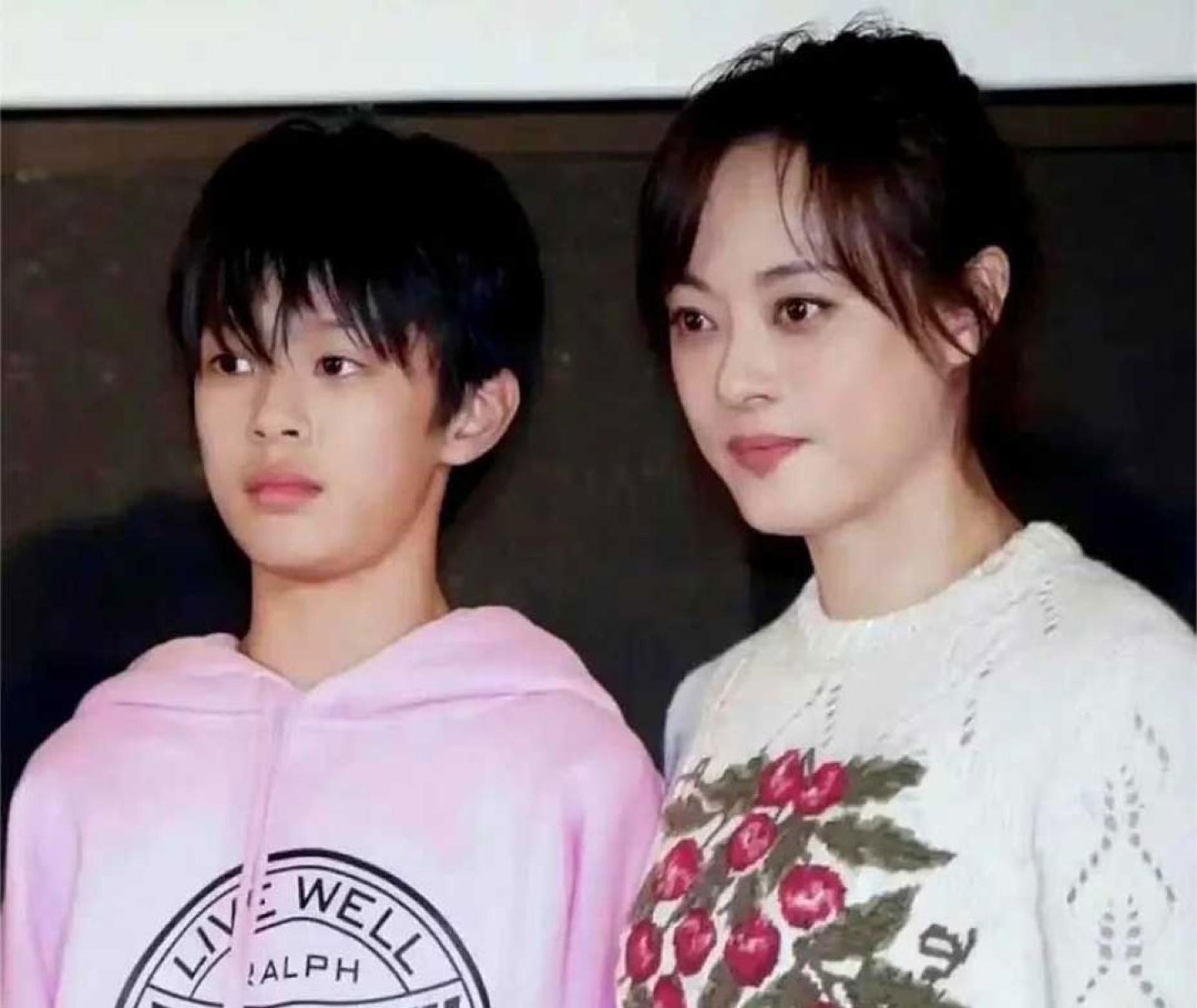 孙俪2024年曾带儿子等等一起出席活动。