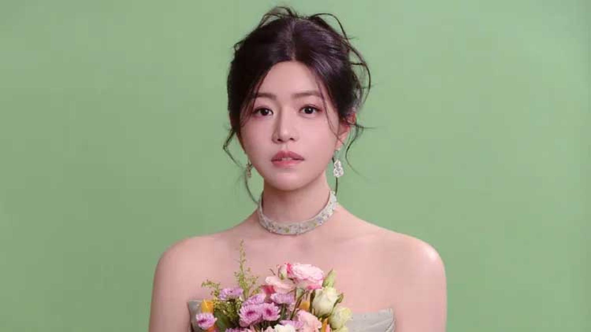 陈妍希离婚后人气看俏。翻摄陈妍希微博