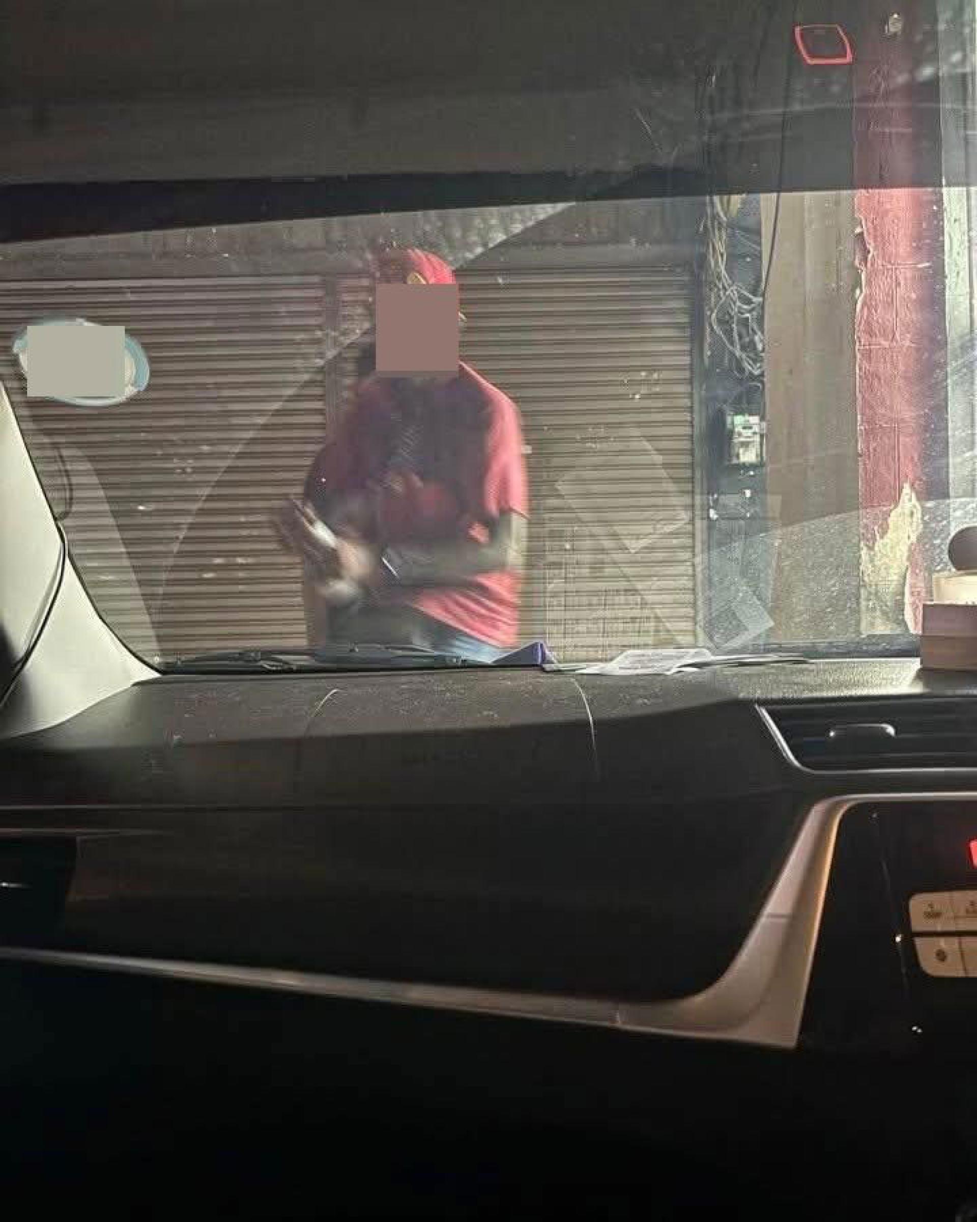 怡保新街场夜市（Gerbang Malam）惊现“强制收服务费”争执事件。