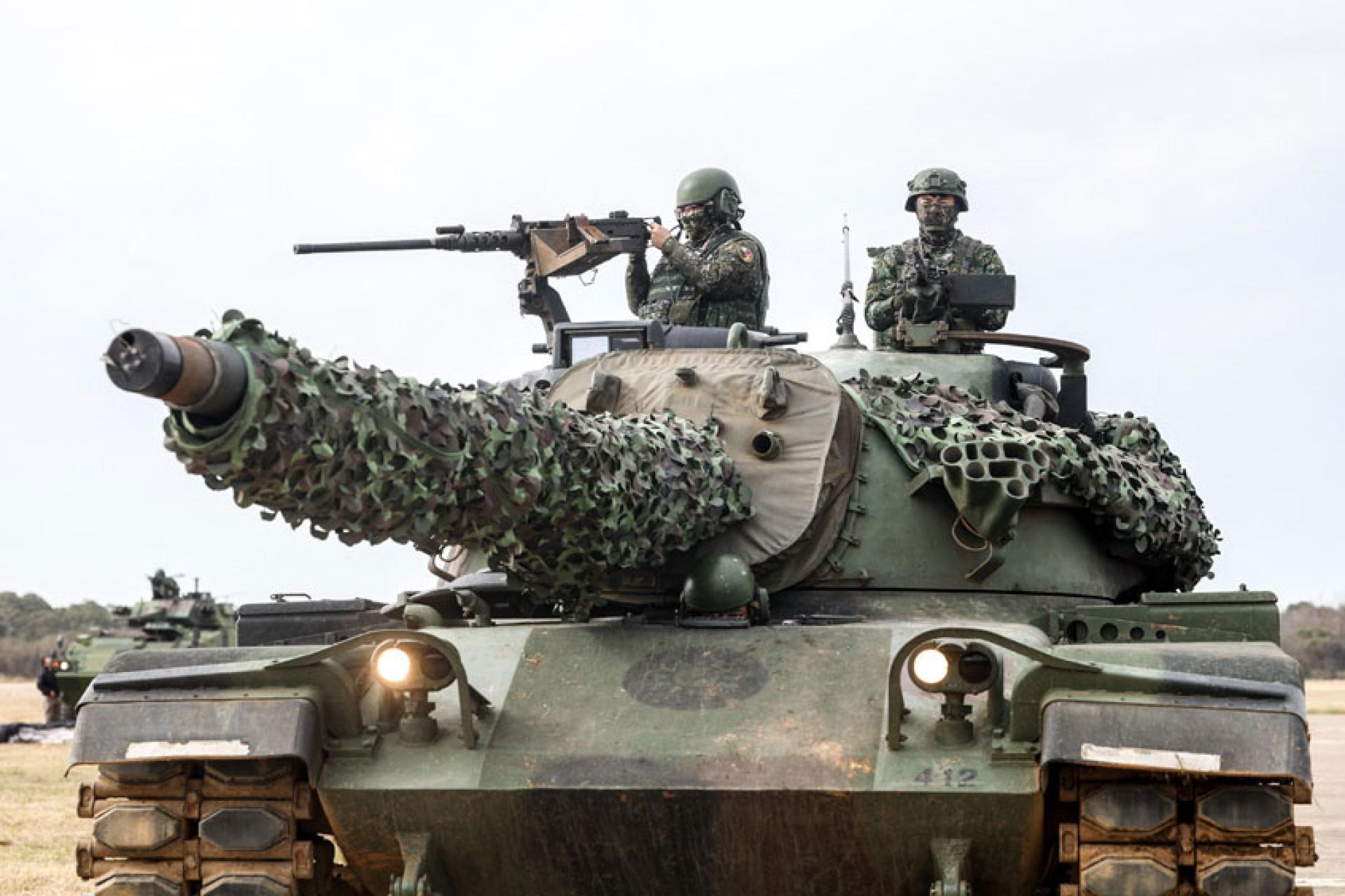 美国联邦众议院拨款委员会公布相关拨款法案。图为参加演习的台湾军人。