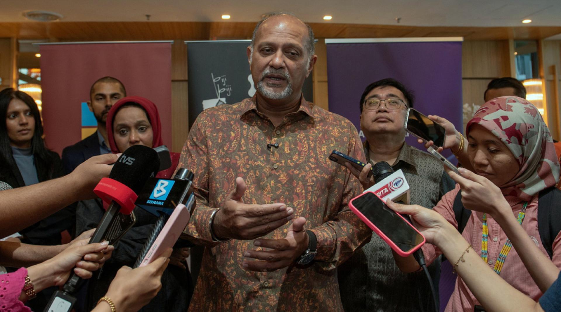 哥宾星：政府援助中小微企维持营运的资金，预计资金拨付的问题将在  哥宾星：政府援助中小微企维持营运的资金，预计资金拨付的问题将在月杪获得解决。月杪获得解决。