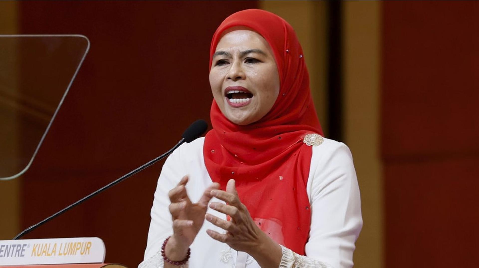 种植及原产业部长拿督斯里诺莱妮。