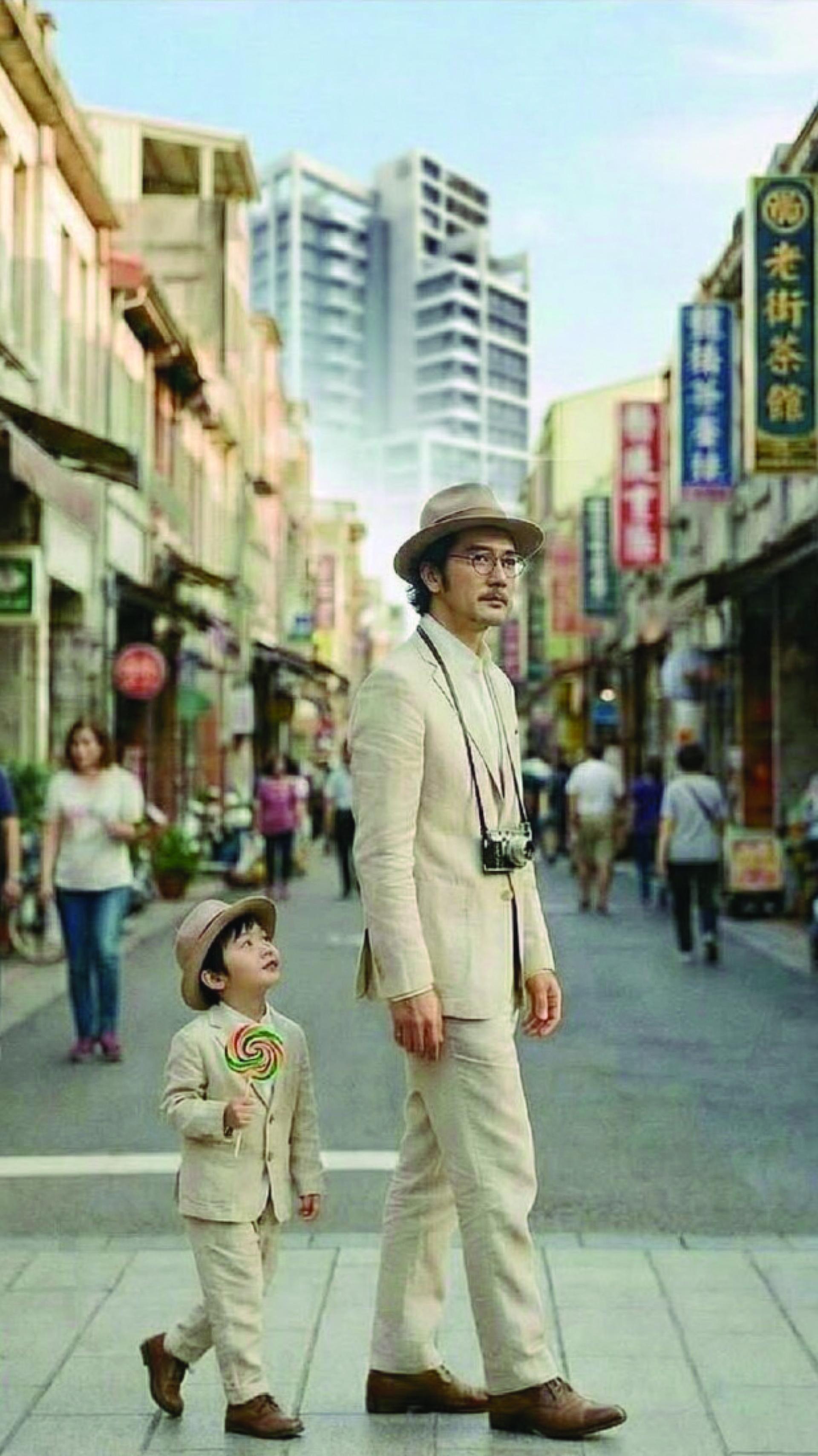 网友发现金城武的帅脸出现在某建商的行销广告上，经纪公司怒斥业者用AI行骗。