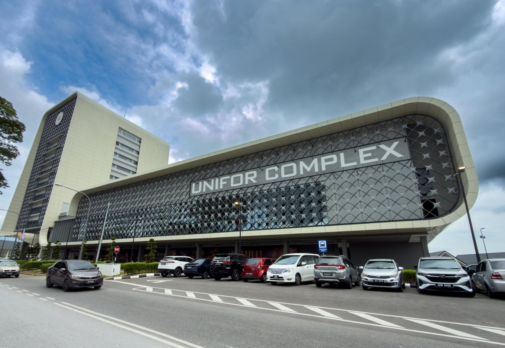 位于王长水路的其他宗教事务单位综合大楼外观。