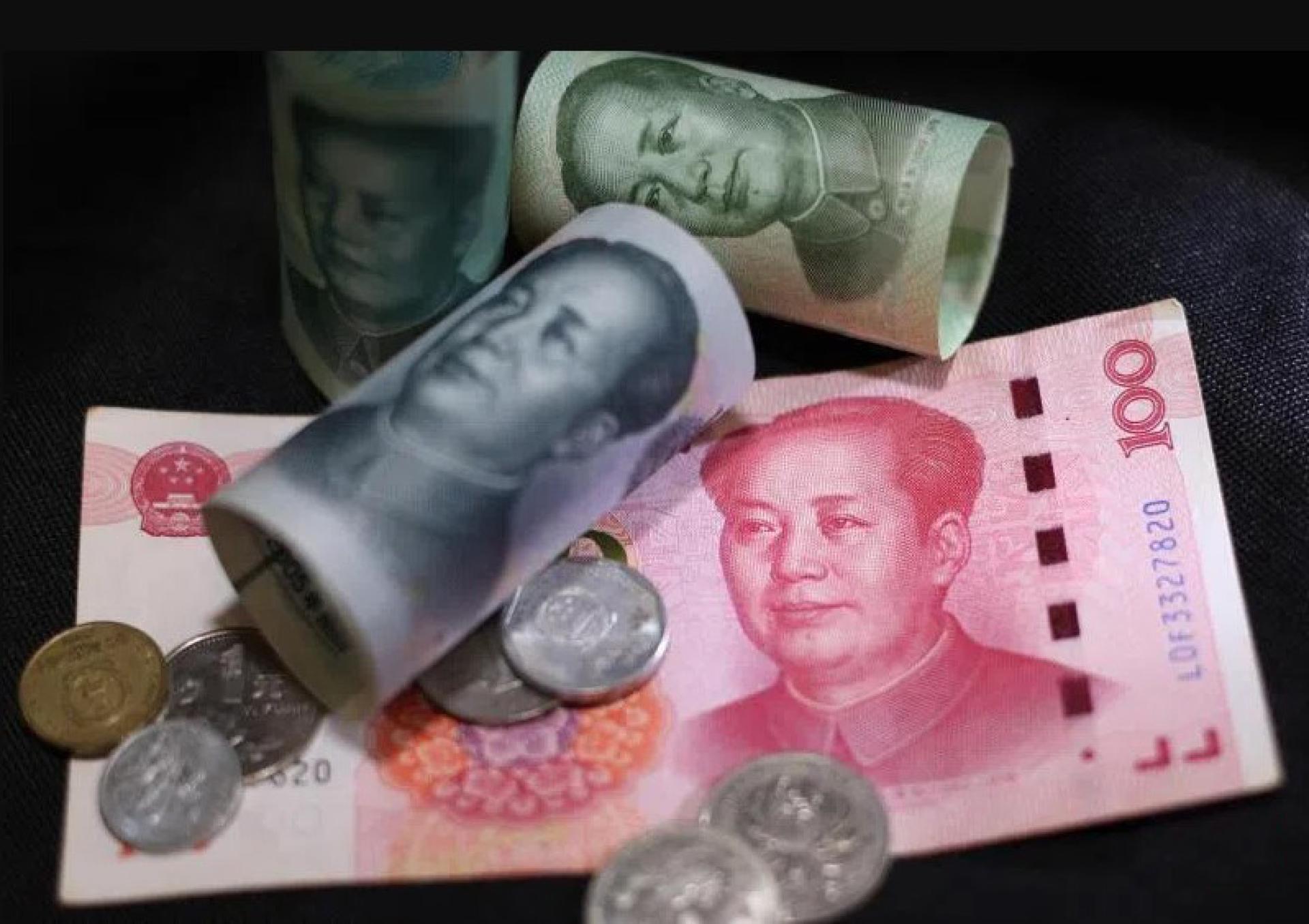 中国正收紧境外借款审批，面对今年约1000亿美元（1277亿新元）债券到期压力，一些企业因此急忙筹措资金。