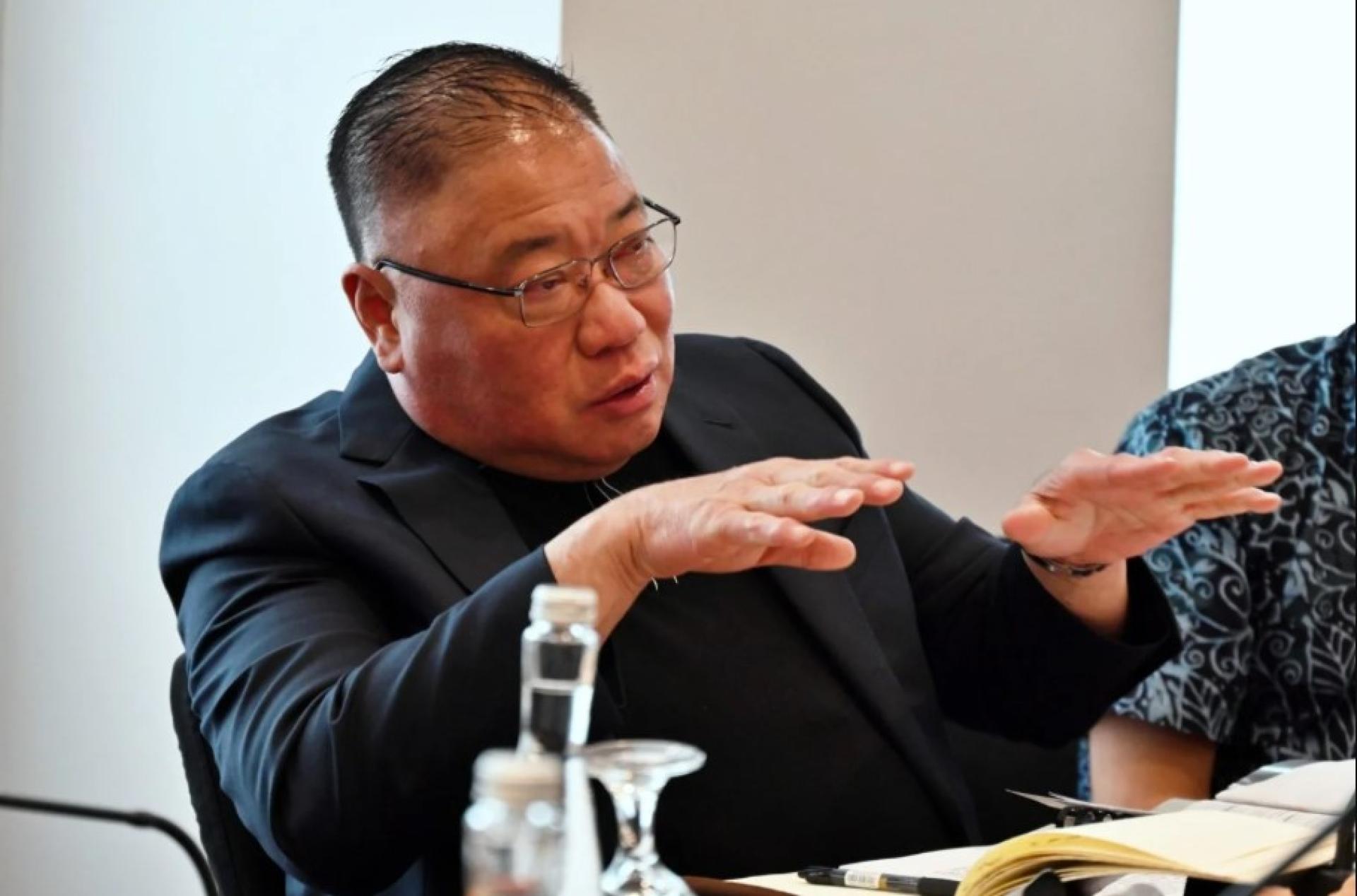 张庆信在印尼与旅游业者会面。（图取自其脸书）