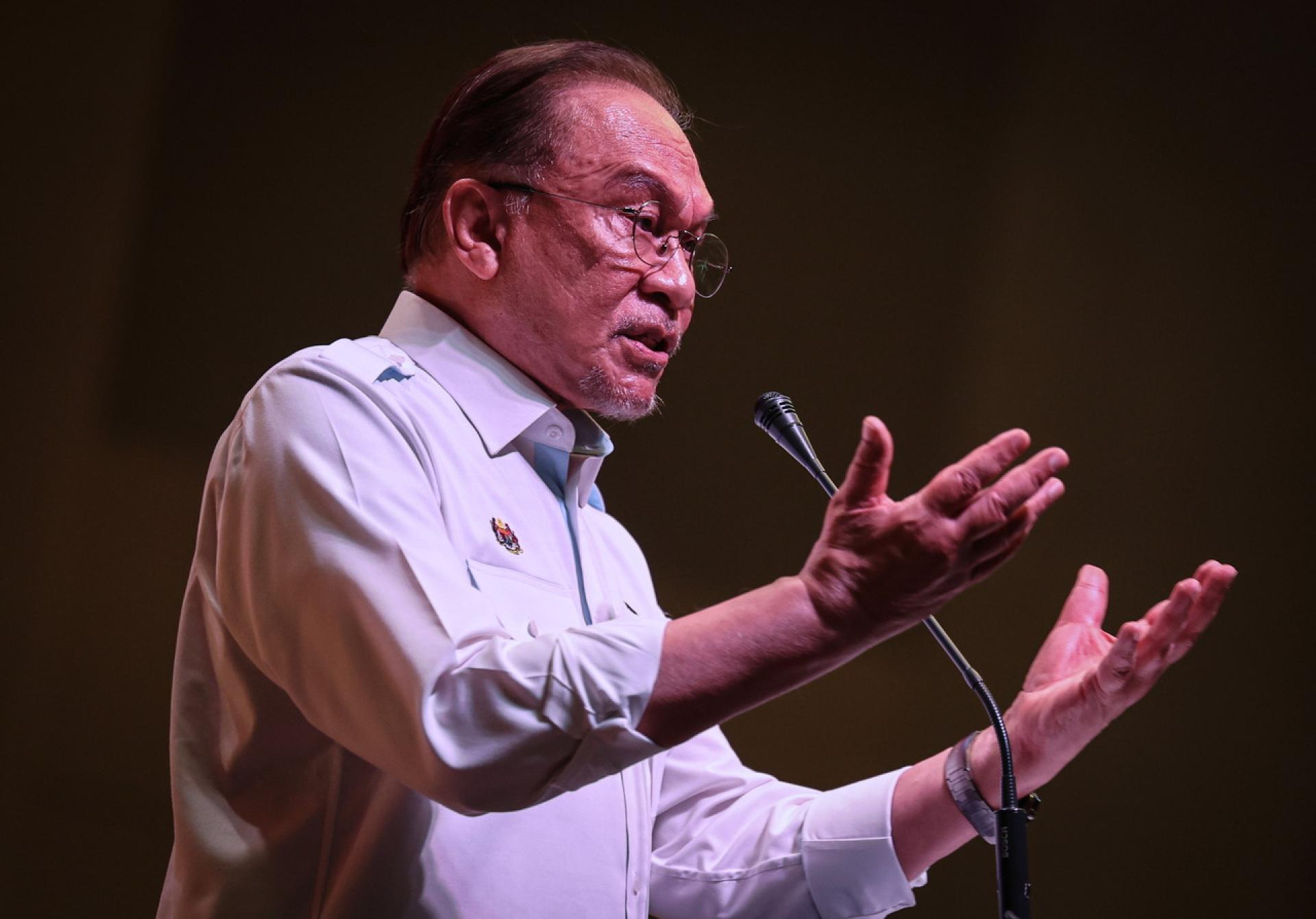 安华：外国科技公司在马来西亚投资的条件，是必须为本地人才提供高技能培训。