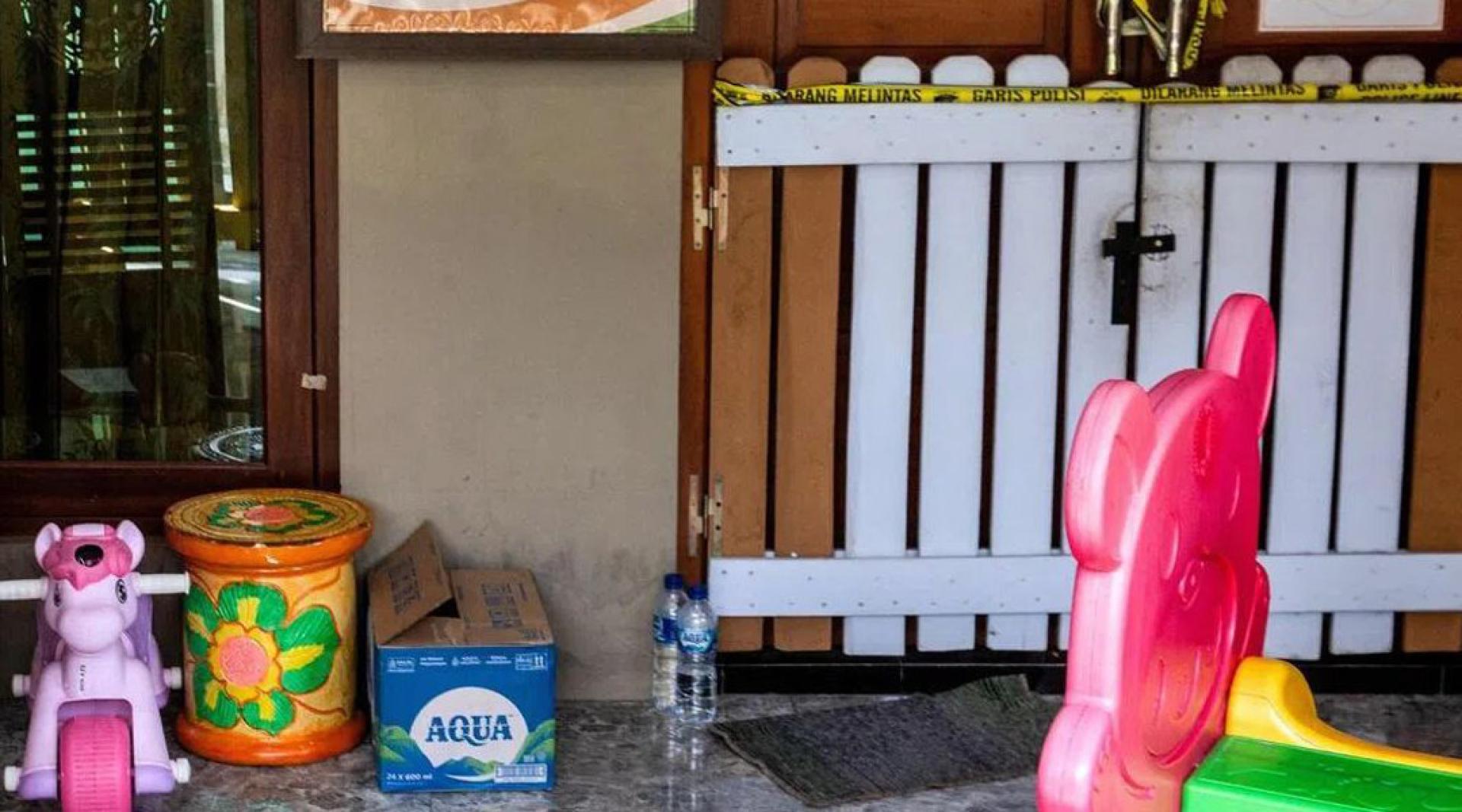 印尼警方上周五突击搜查涉事托儿所“小阿瑞莎”，当局也确认托儿所未取得经营许可。