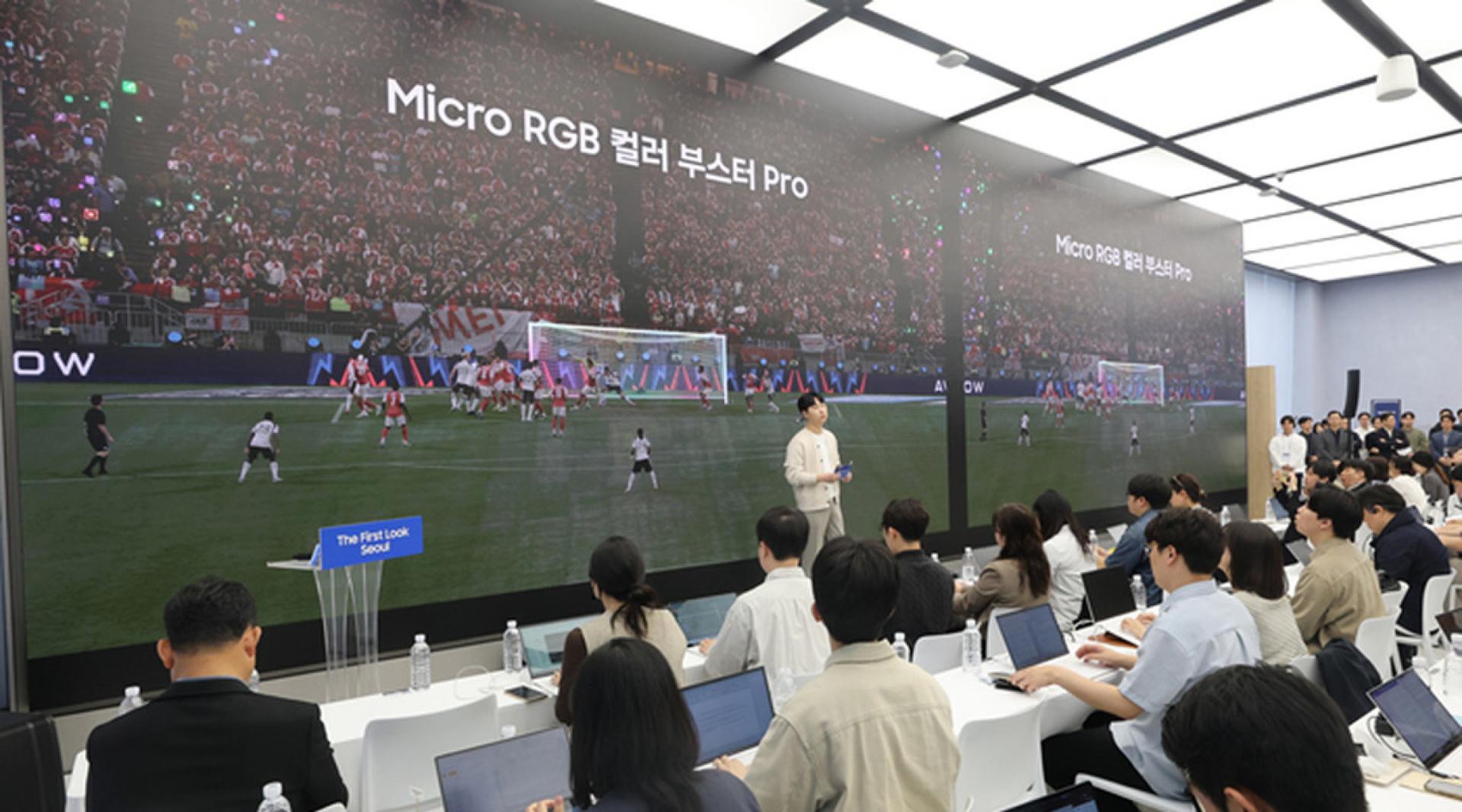 在韩国首尔15日举行的三星电子2026年新款电视产品媒体简报会上，相关人士正在说明有关内容。