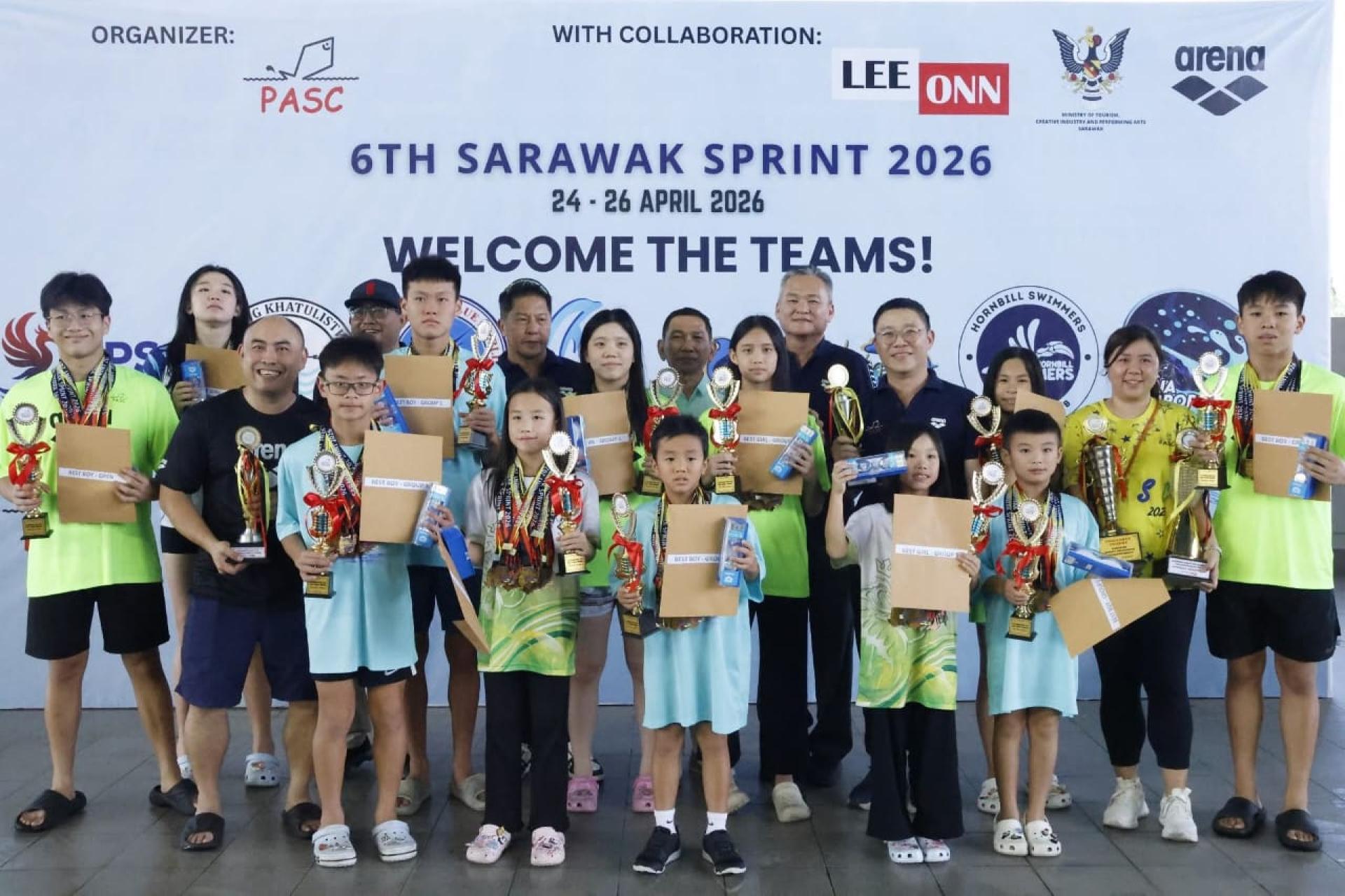 最佳泳手合影。