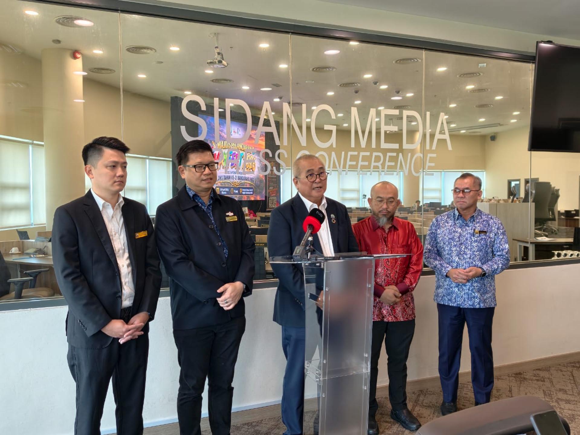 美里市长俞小珊在“2026年5月节”新闻发布会上致词。