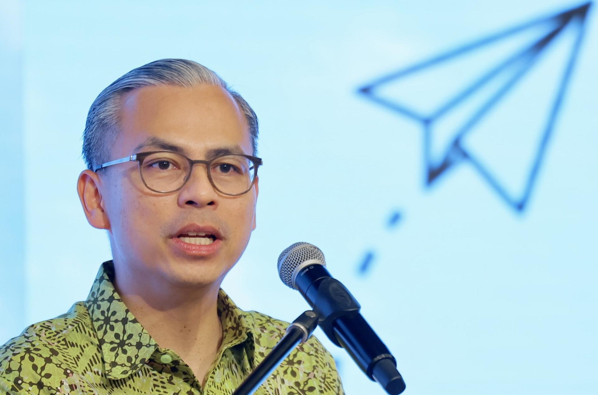 法米说，自今年初以来，通讯委会已与所有社媒平台，以及国家数码身份（MyDigital ID）等多个相关方举行咨询会议。