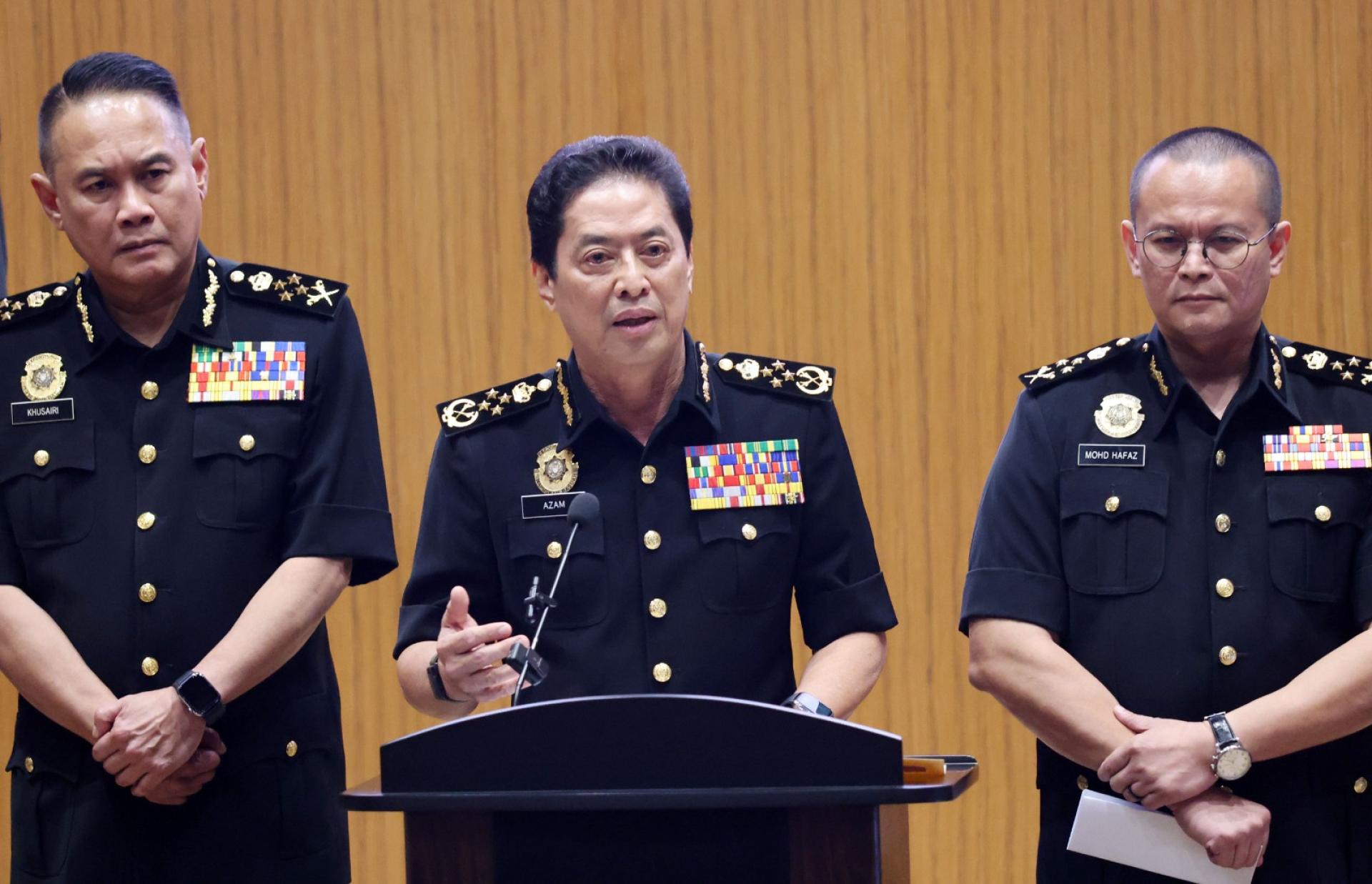 阿占巴基（中）：Padini控股及其子公司银行账户被冻结案件，已逮捕8人协助调查。