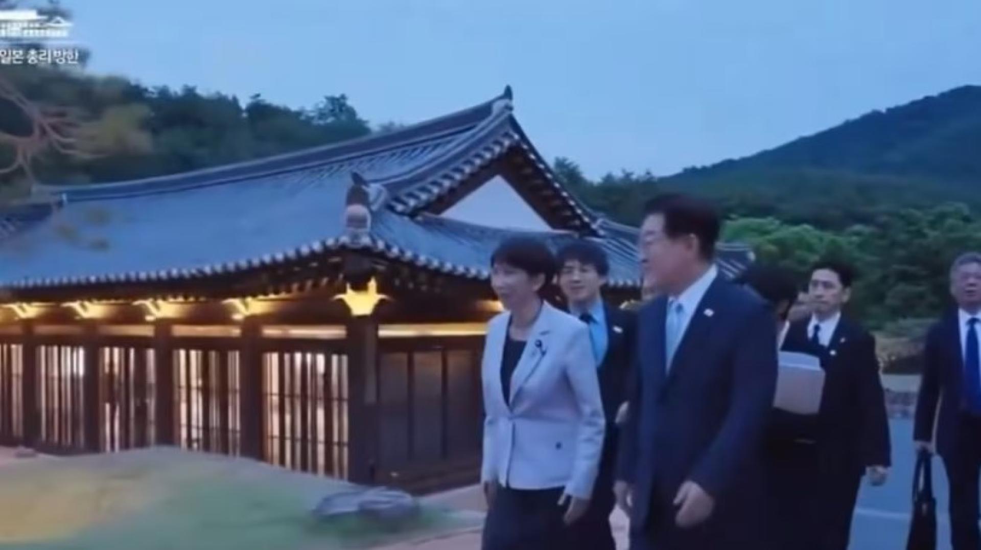 日本首相高市早苗与韩国总统李在明会面。
