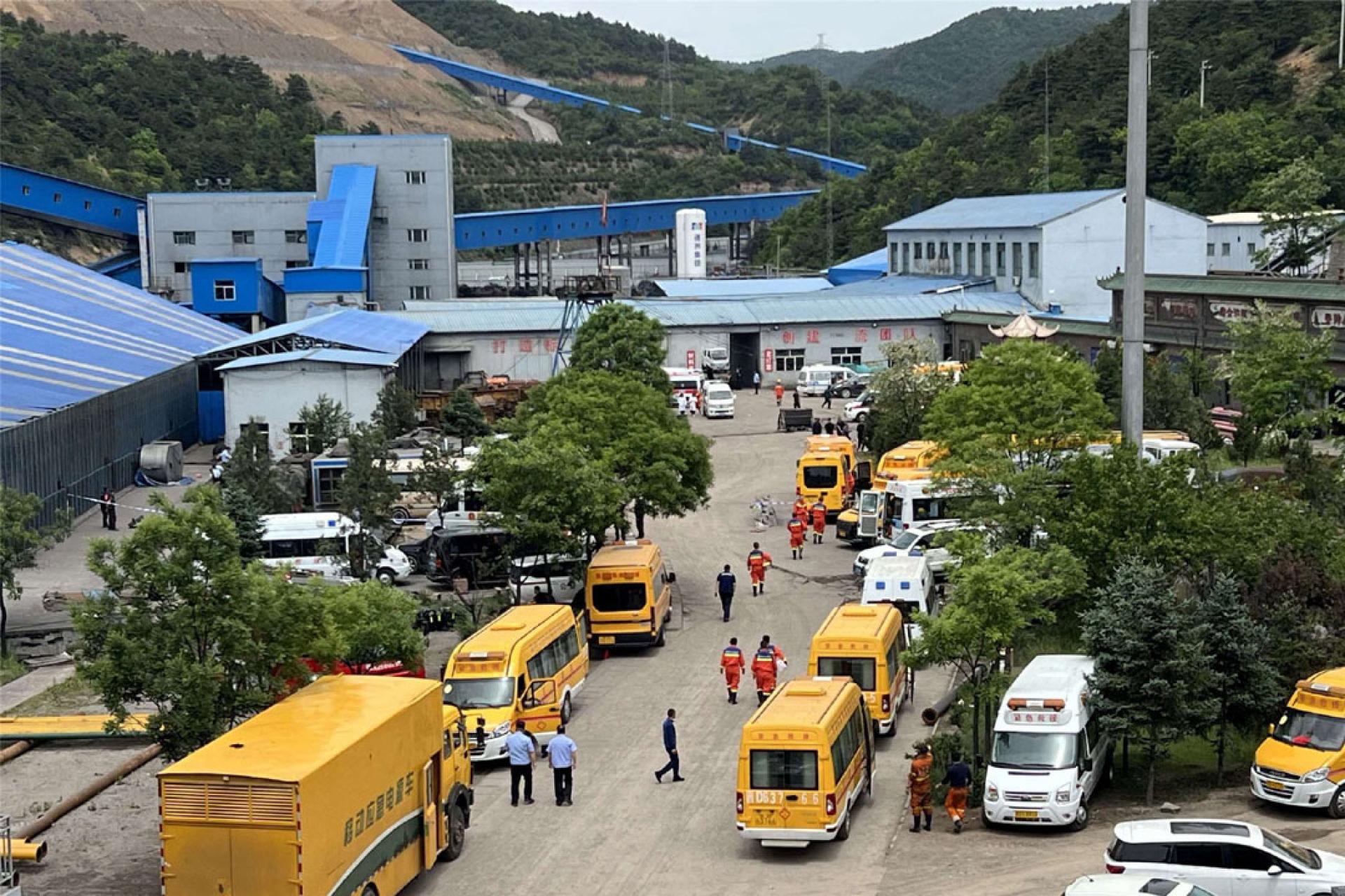 山西省沁源县留神峪煤矿瓦斯爆炸事故现场救援情形。