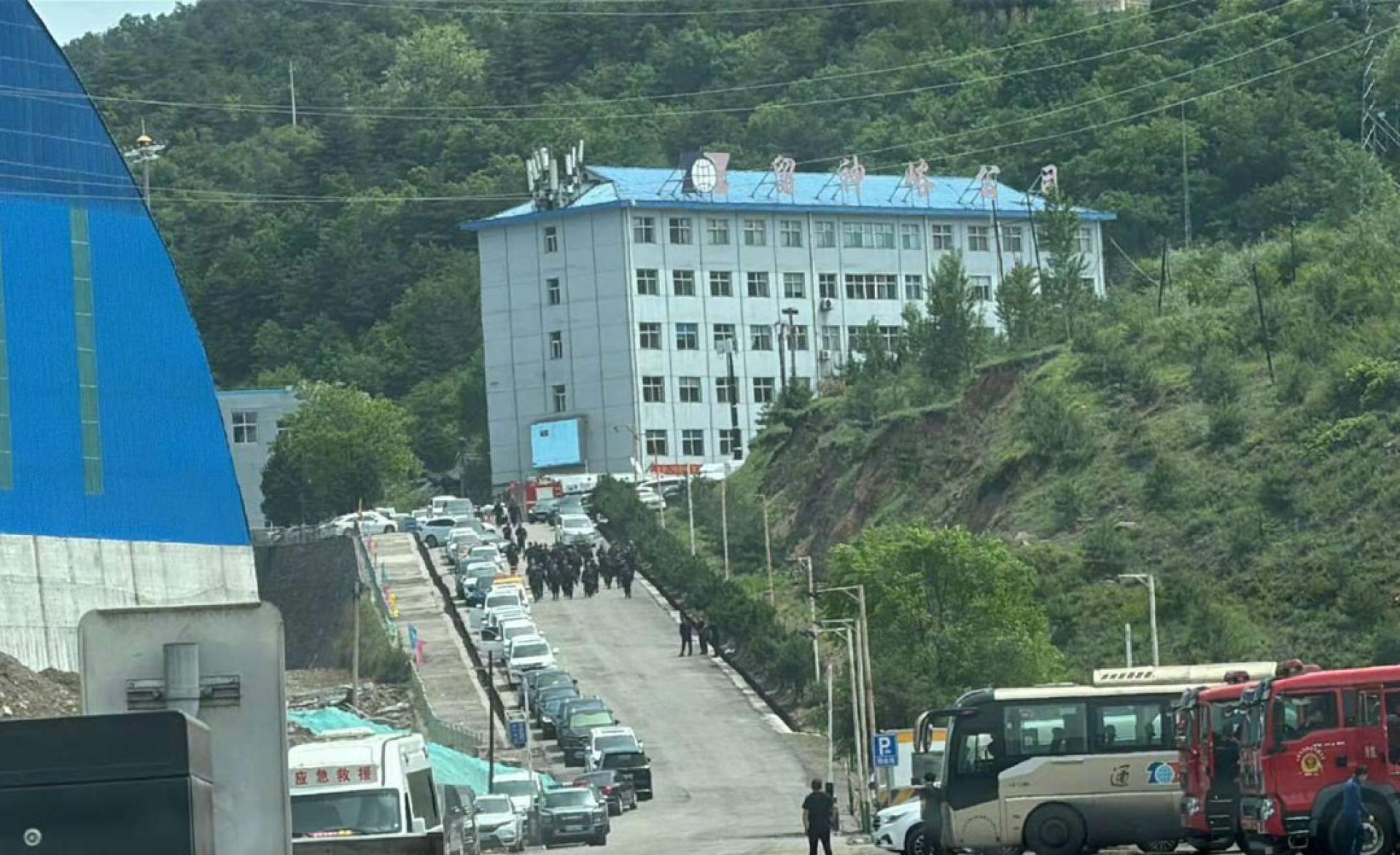 山西省沁源县留神峪煤矿瓦斯爆炸事故现场救援情形。