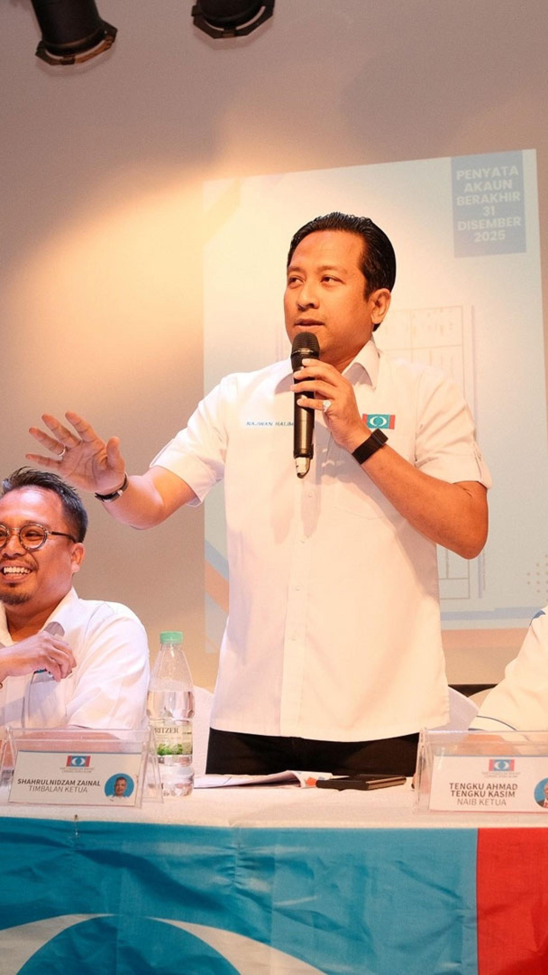 纳兹万说明，仅3名执委确认退党。