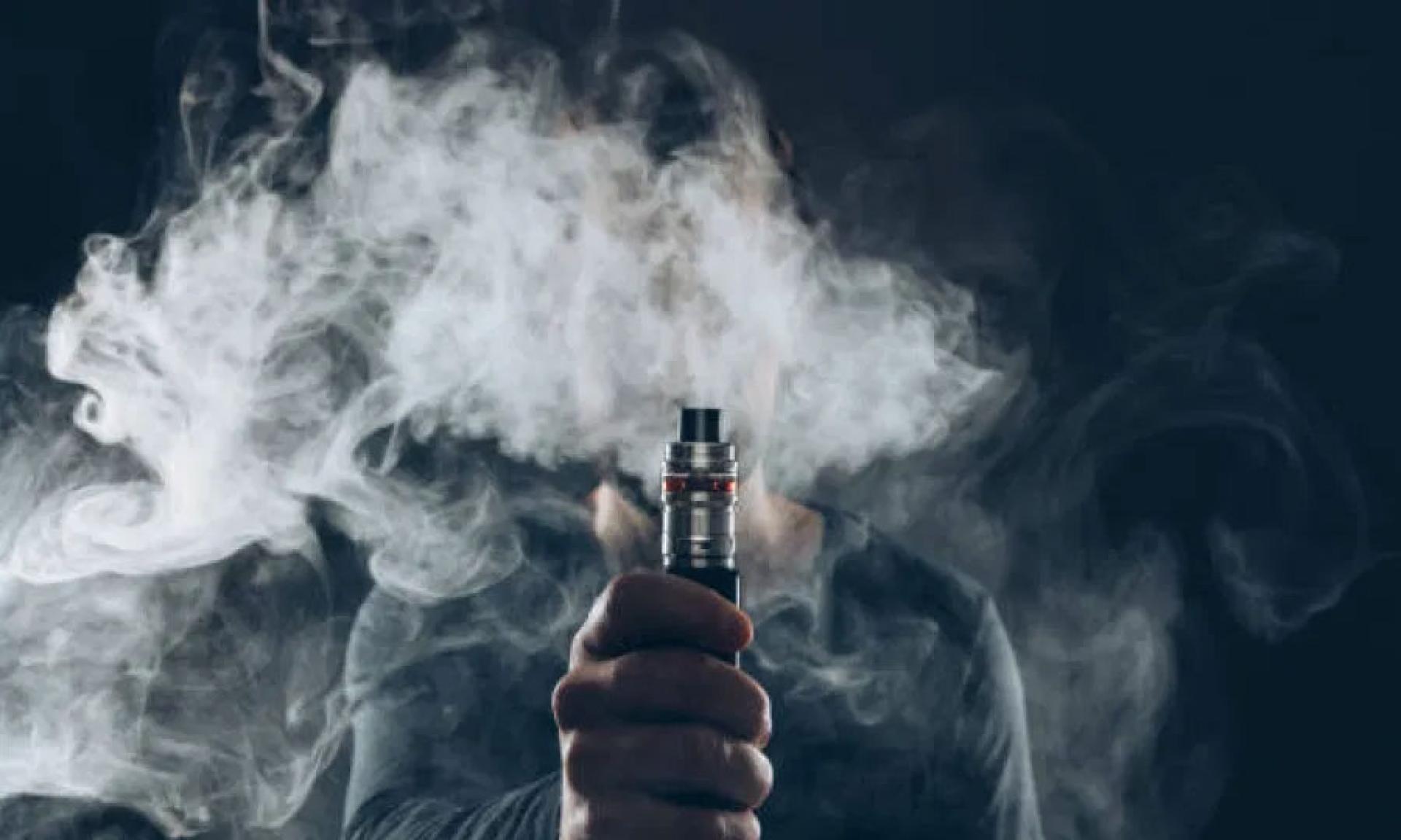 反毒组织揭露，近期市面上出现一款“蘑菇口味”的电子烟液，吸引不少烟民趋之若鹜，甚至10岁左右的孩童都可接触到。