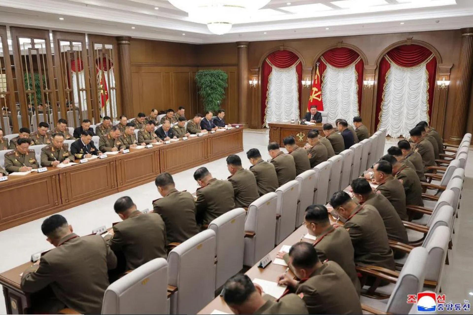 朝鲜劳动党第九届中央军事委员会第一次扩大会议7月9日举行，会议由朝鲜领导人金正恩主持。