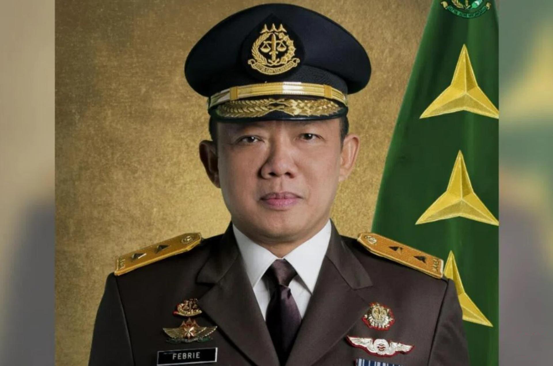印尼副总检察长费布里是当地知名的检察官，曾负责多起备受瞩目的贪腐案的调查和起诉工作。