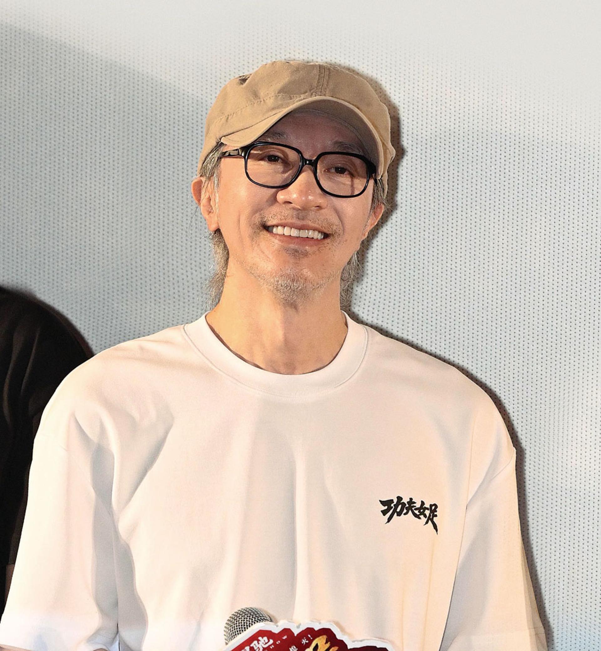 周星驰近日现身电影宣传活动。