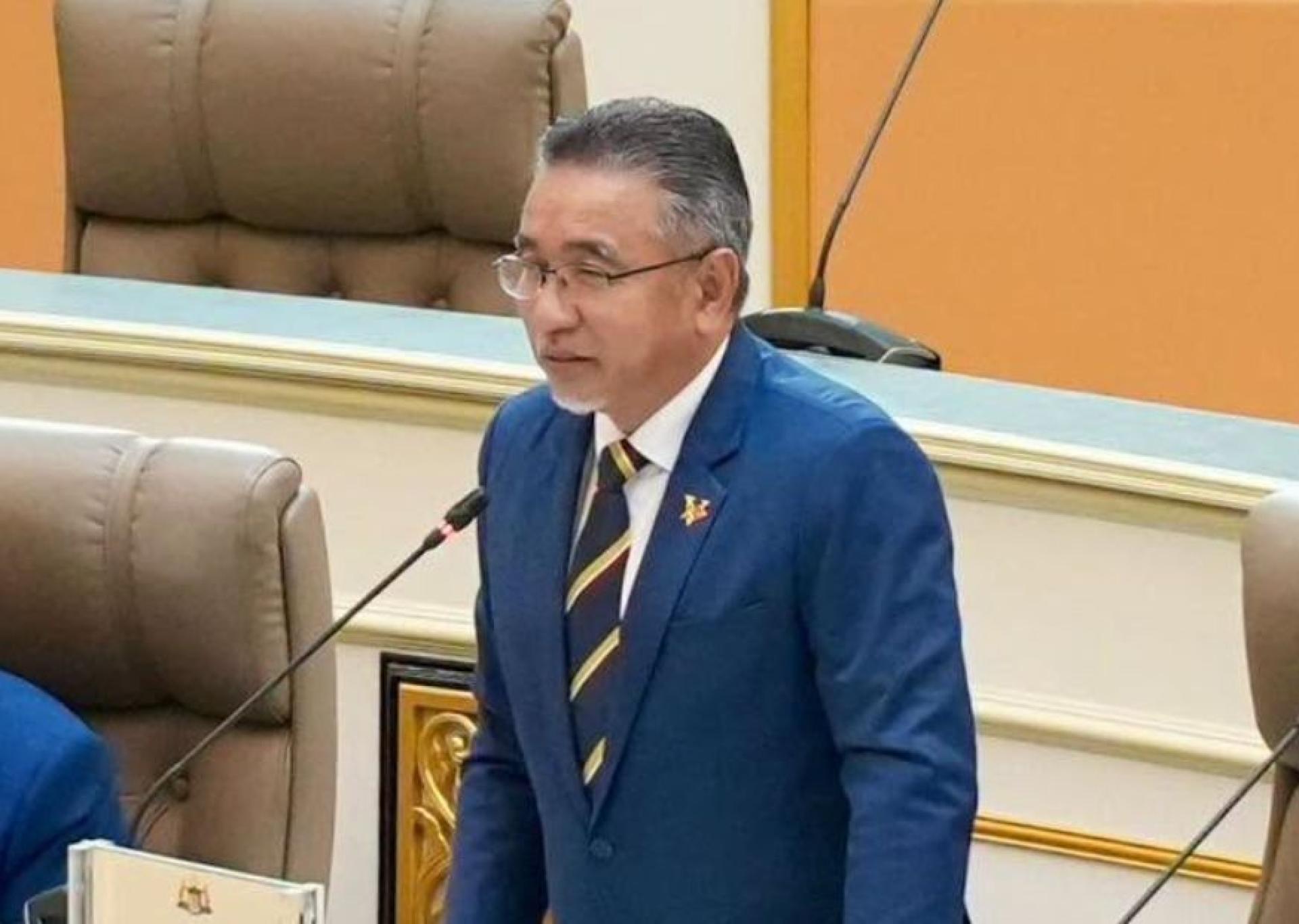 阿德里强调，希盟目前仍支持阿都拉勿继续担任马六甲首长，而涉及政治委任的后续安排，则将在周四作出决定。