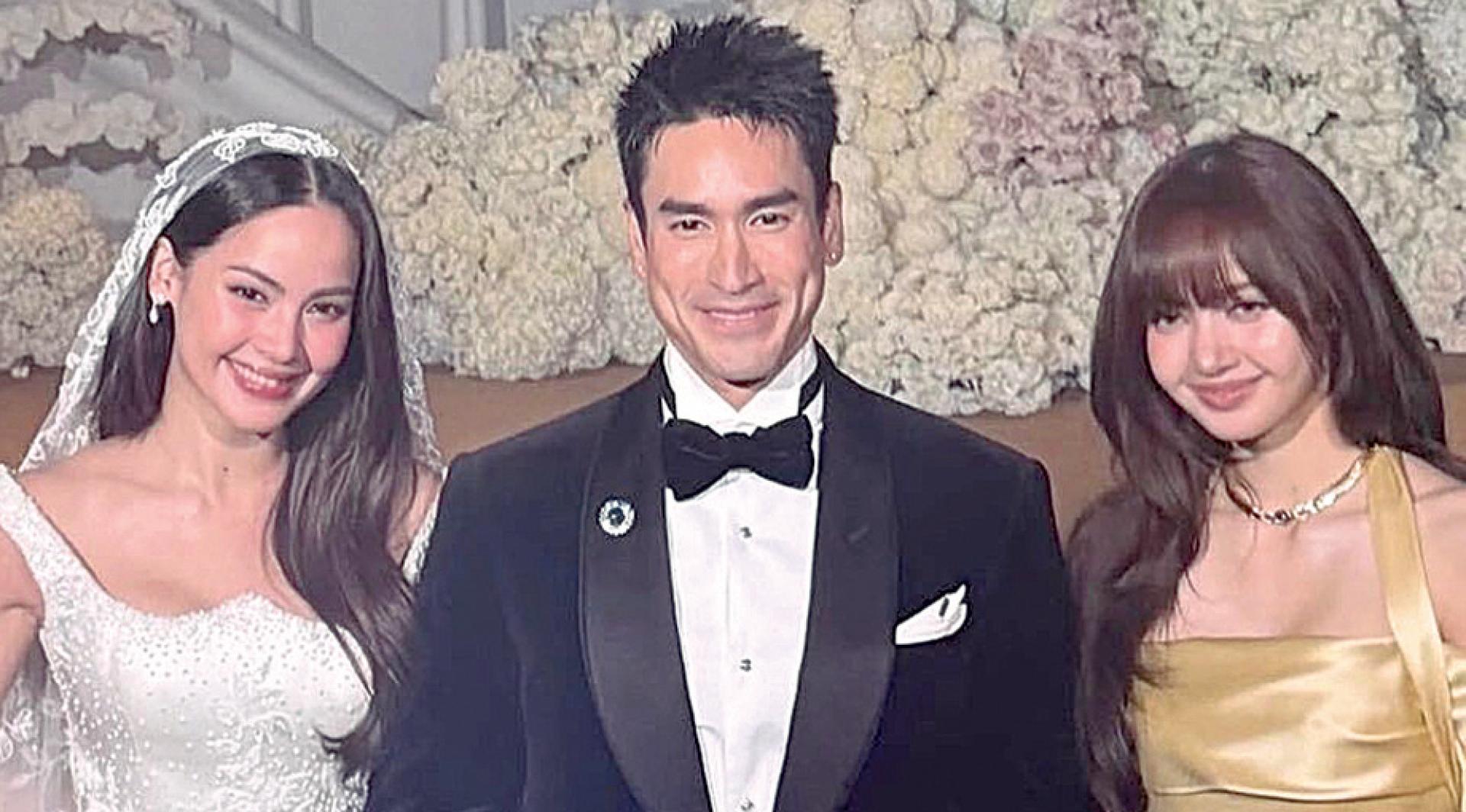 Lisa（右）惊喜现身Nadech与Yaya曼谷婚礼。