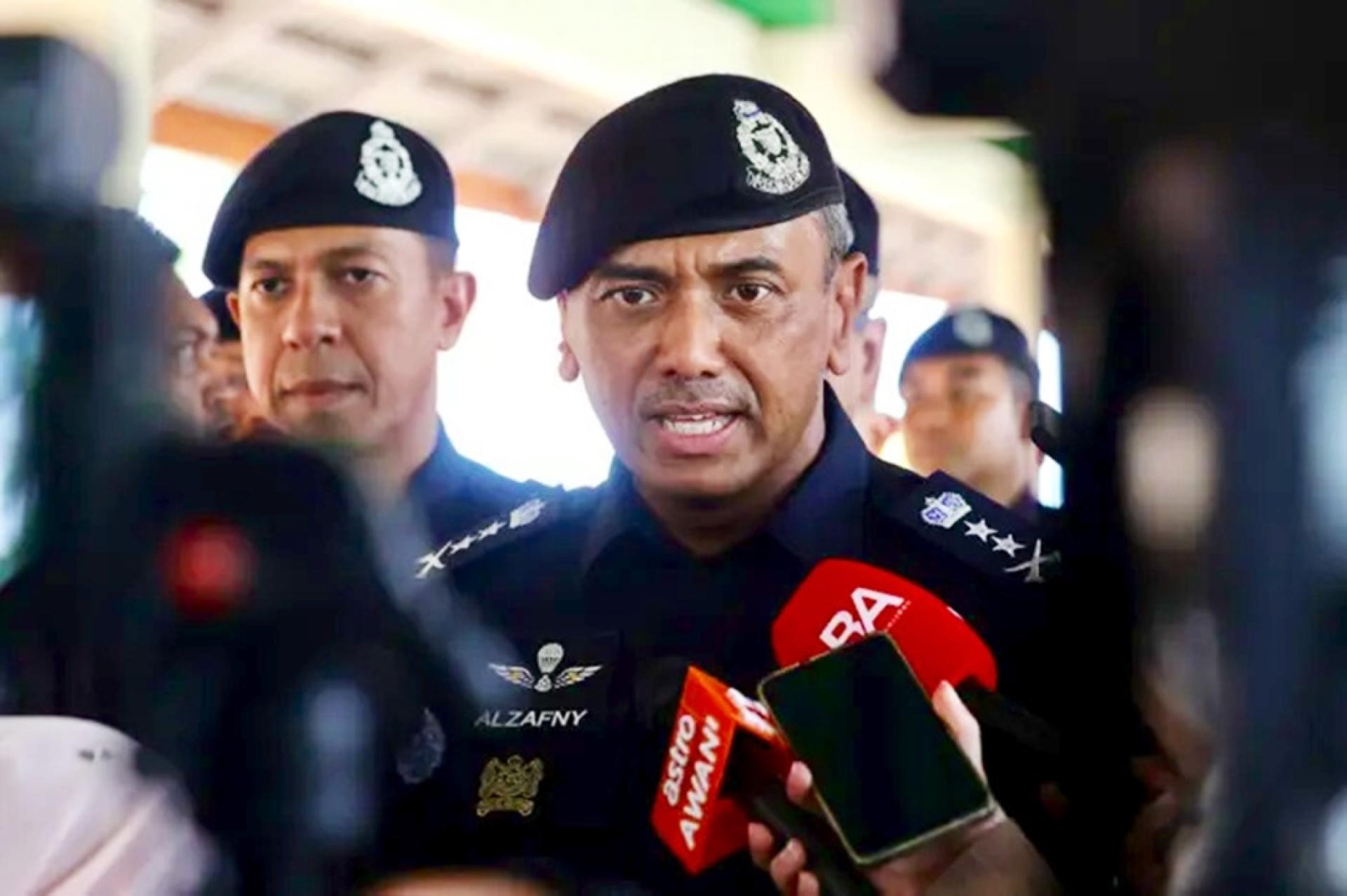 森州总警长阿扎夫尼。
