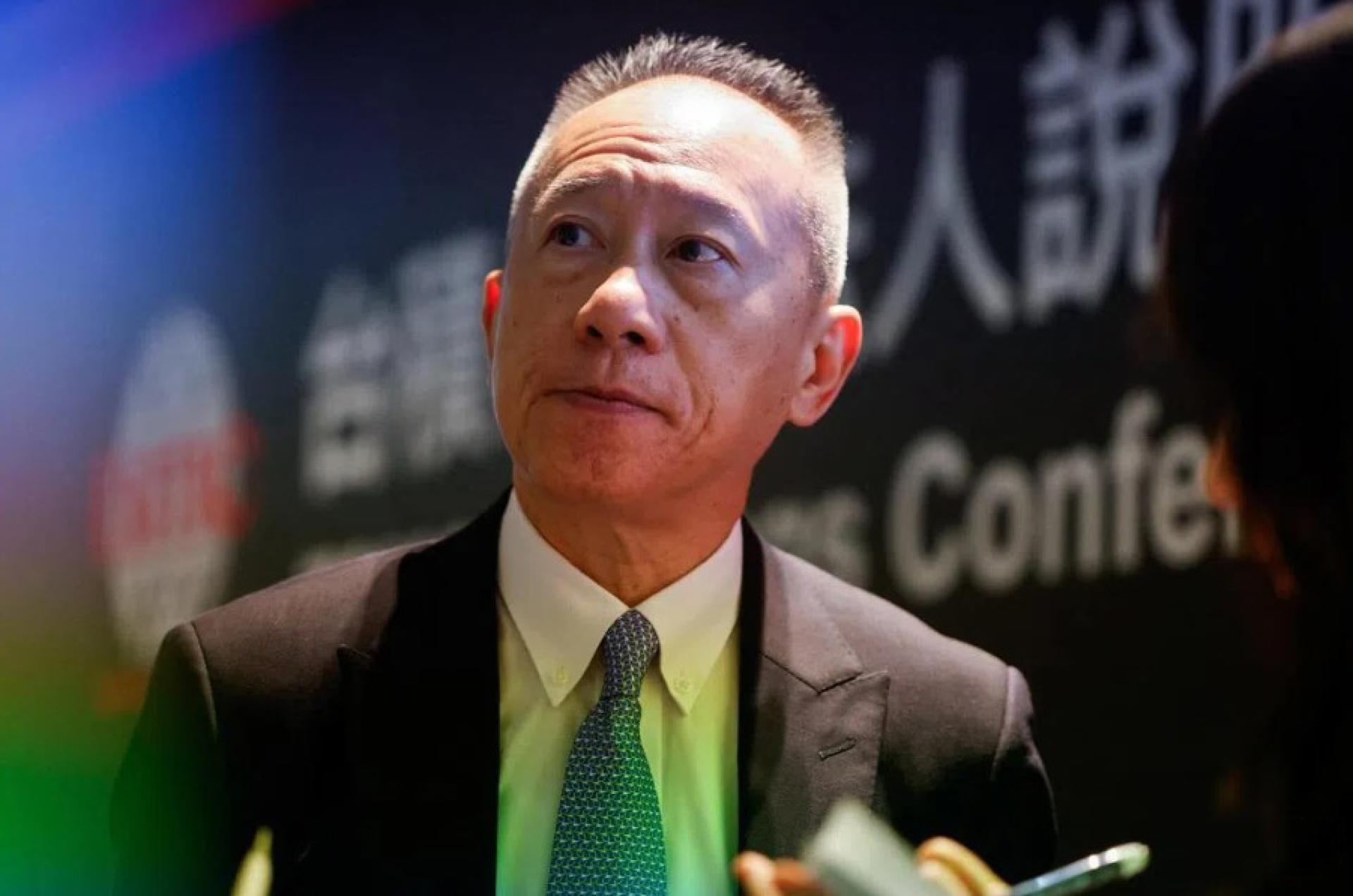 台积电财务长黄仁昭重申，虽然台积电正积极在美国扩建工厂，但最新技术仍会先在台湾扩产，因为开发下一代晶片需要研发团队和工厂密切合作。