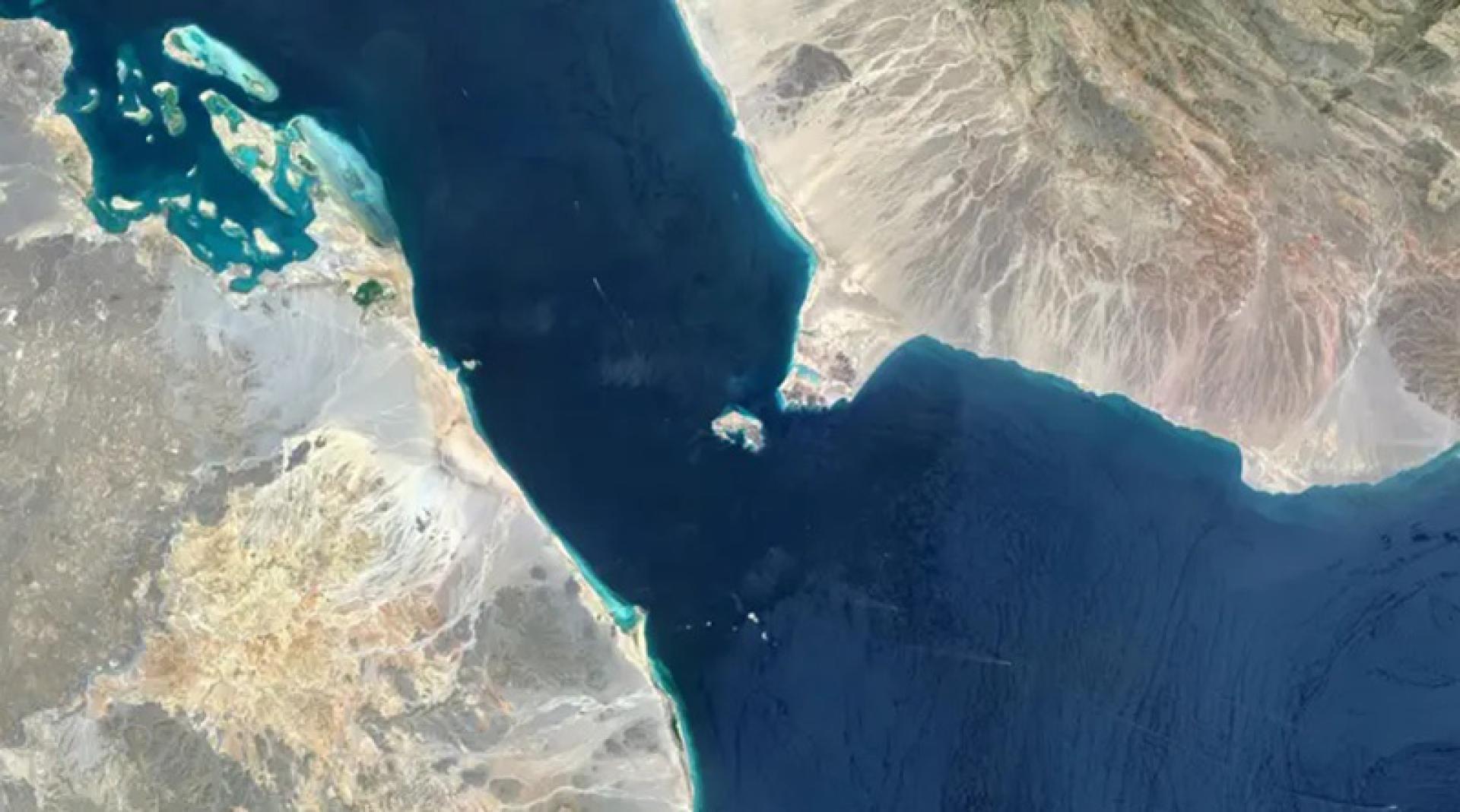 曼德海峡。