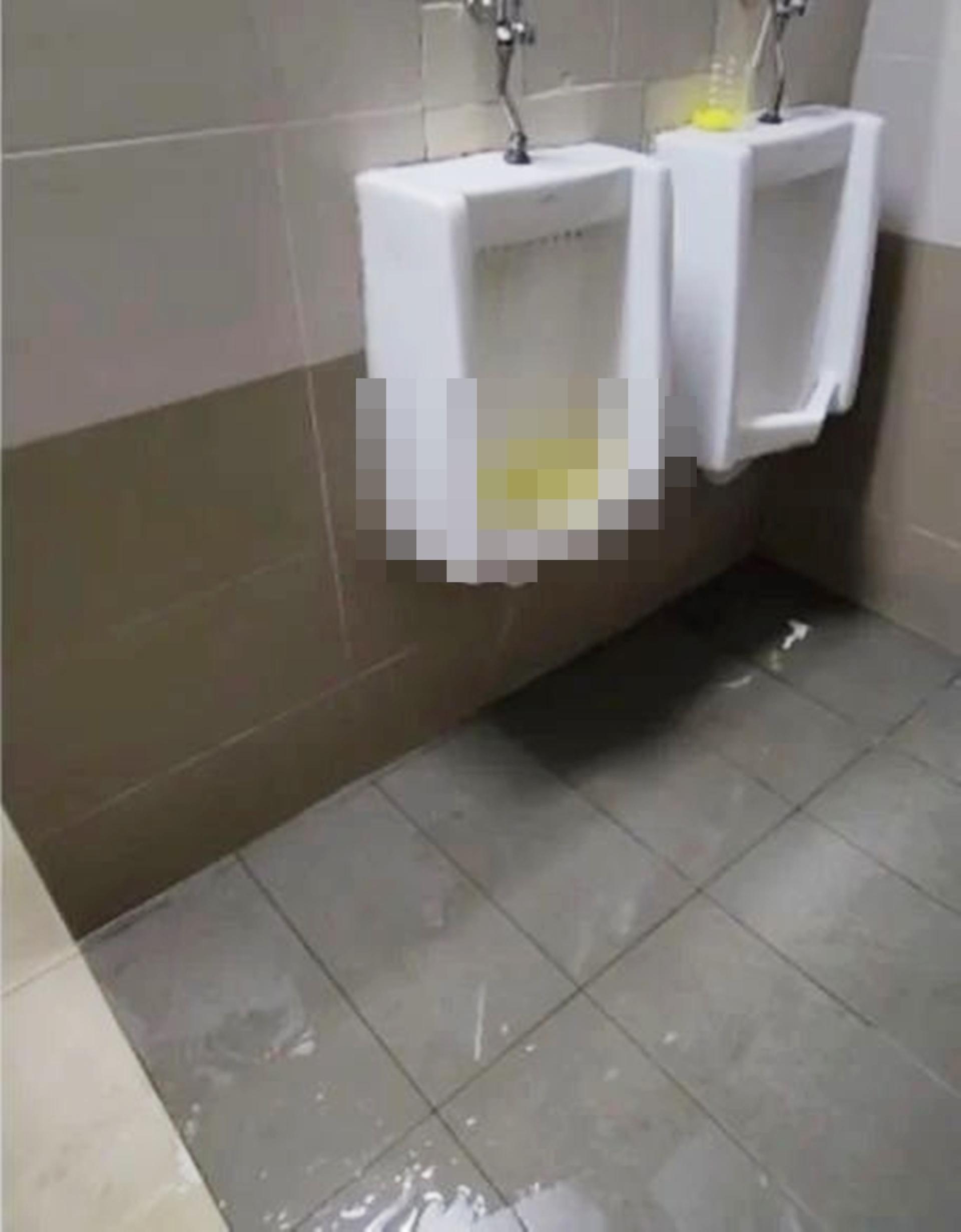 一段疯传的视频截图声称吉隆坡一家政府医院的厕所状况堪忧，小便池溢水，弄脏了地板。