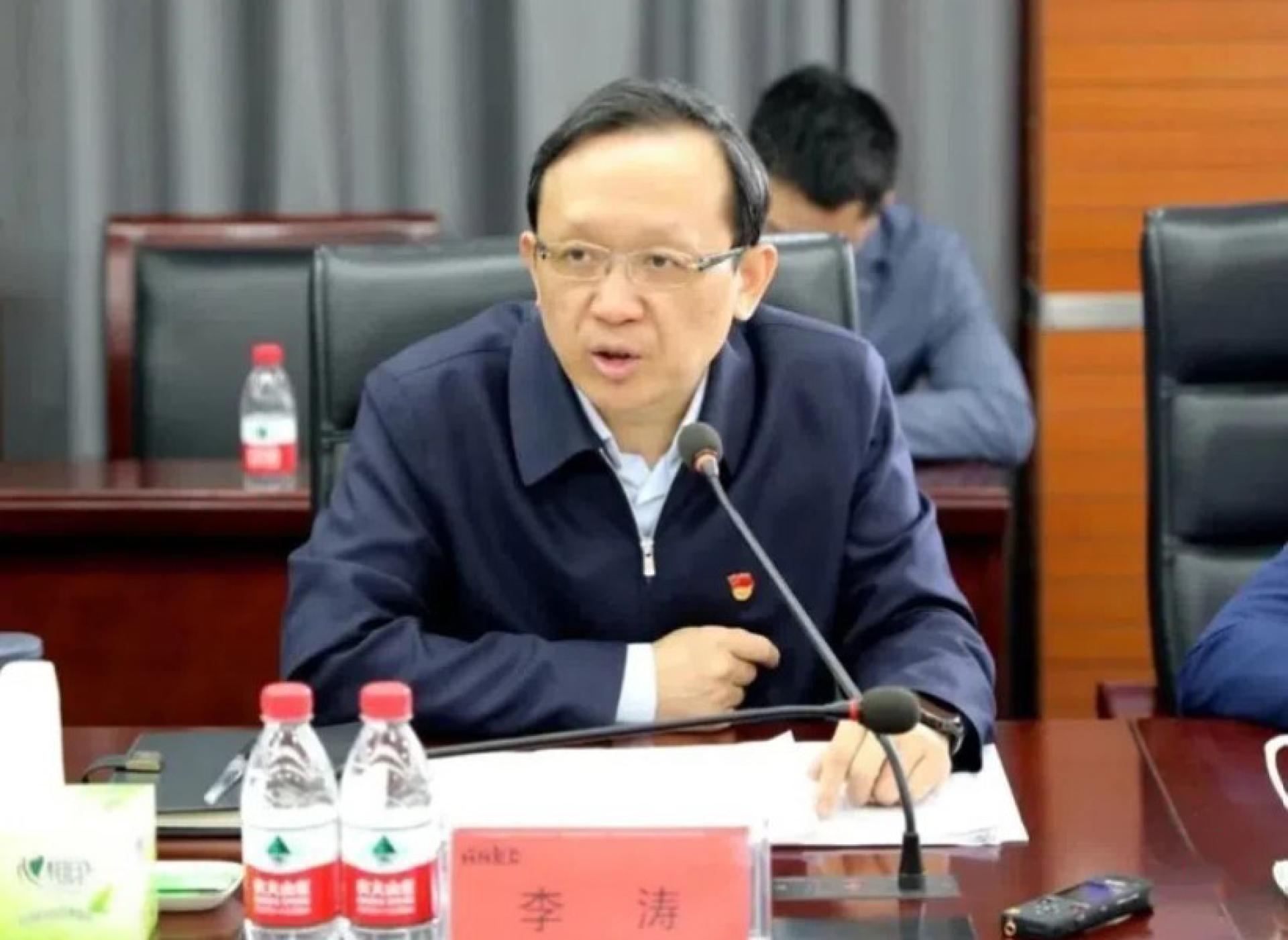 河南省第十四届人民代表大会常务委员会第二十五次会议星期六（8月1日）通过任免名单，决定免去李涛的河南省人民政府副省长职务。