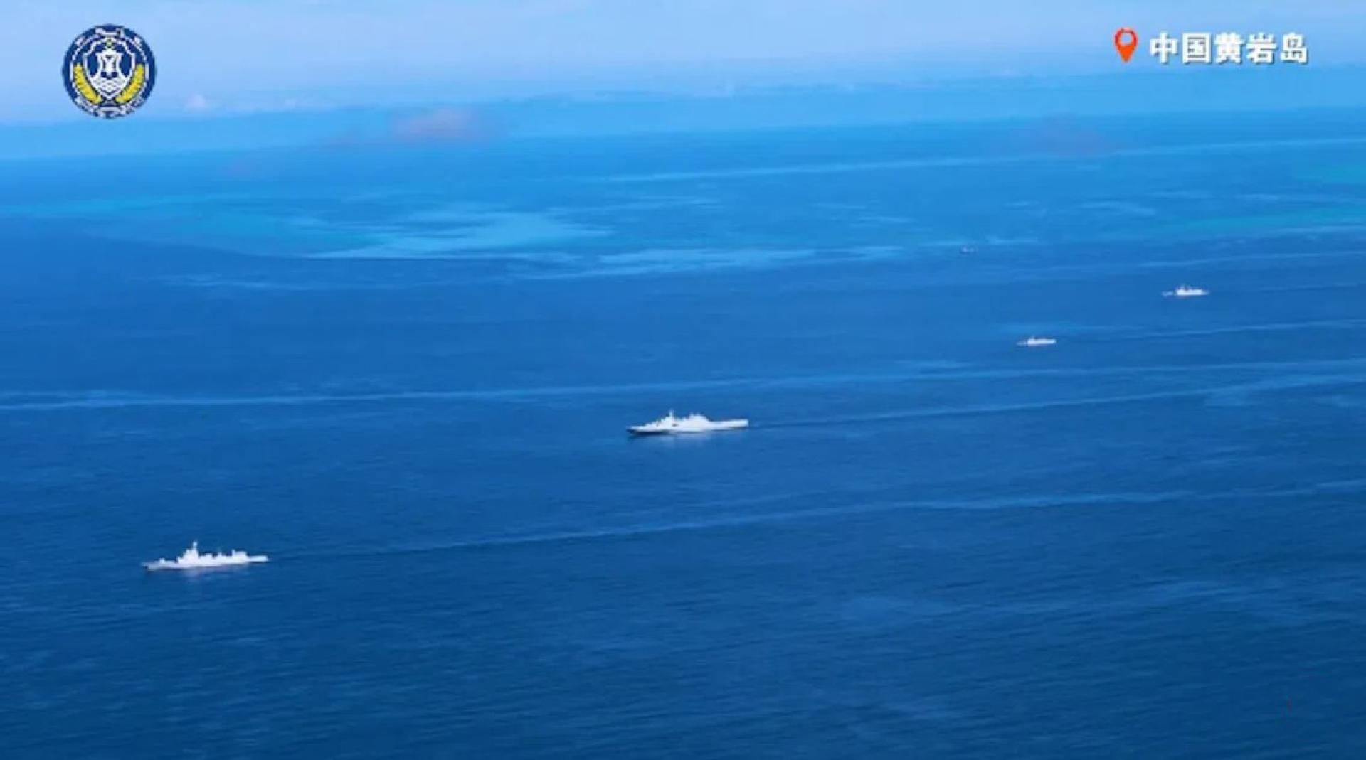 中国解放军南部战区星期六（8月1日）在南中国海黄岩岛海空域开展联合演训。