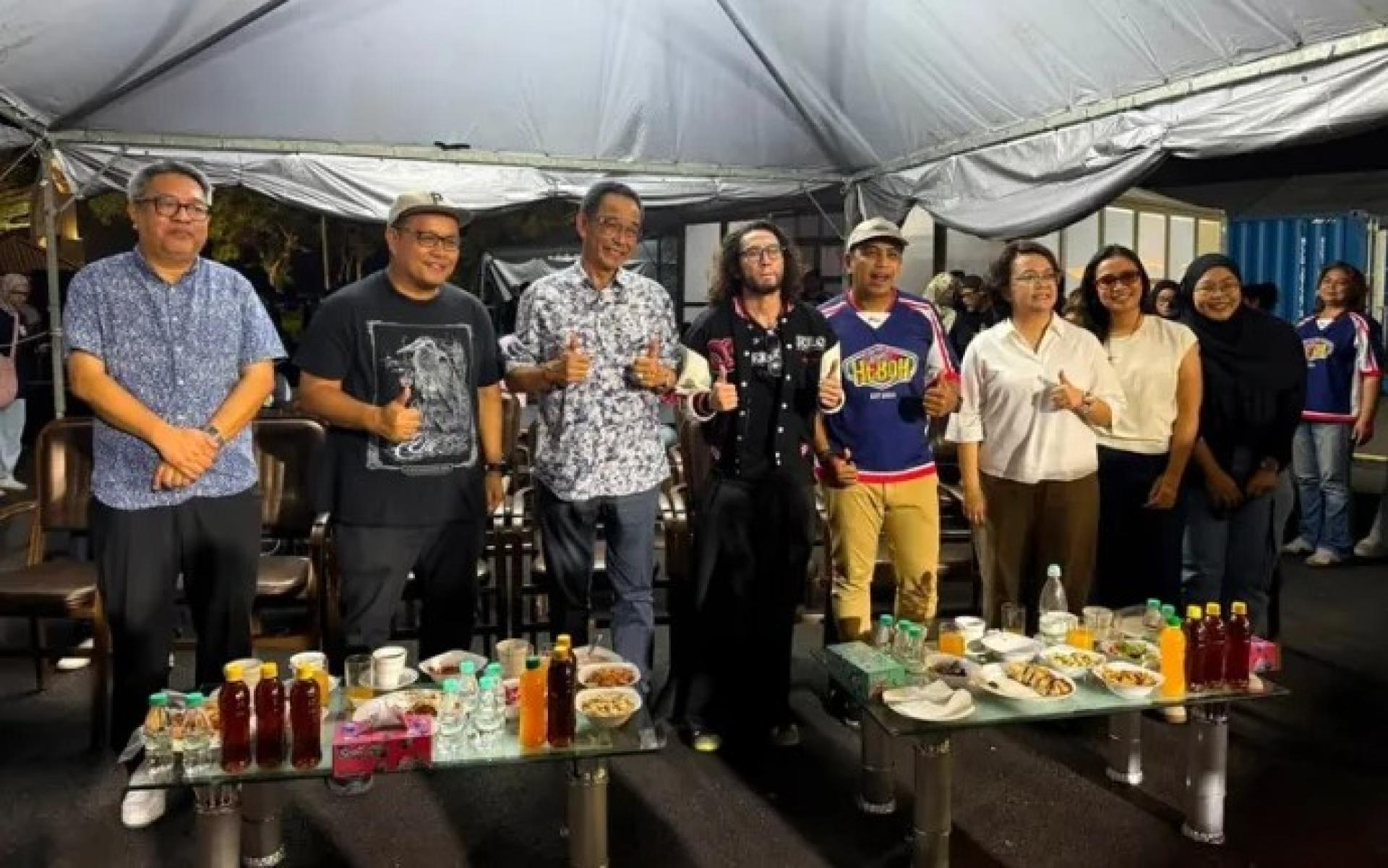 阿都卡林（左3）等人在2026年8月1日于哥打三马拉汉举行的Jom Heboh Segulai Sejalai Sarawak开幕礼上。来源：Ukas