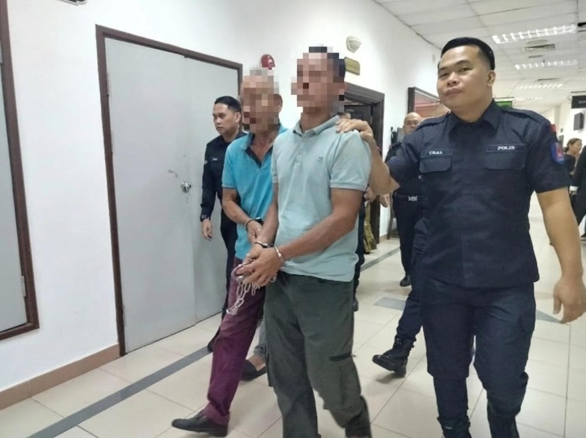 偷油案被告赖姓男子（左2，深蓝衣）与Ronaldo（右2）在警方押送下离开推事庭。.jpg_202608031623